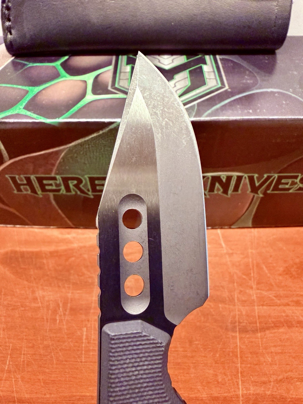 Heretic Kobold Fixed Blade Bowie DLC Black G10 MagnaCut USA Leather Sheath BNIB