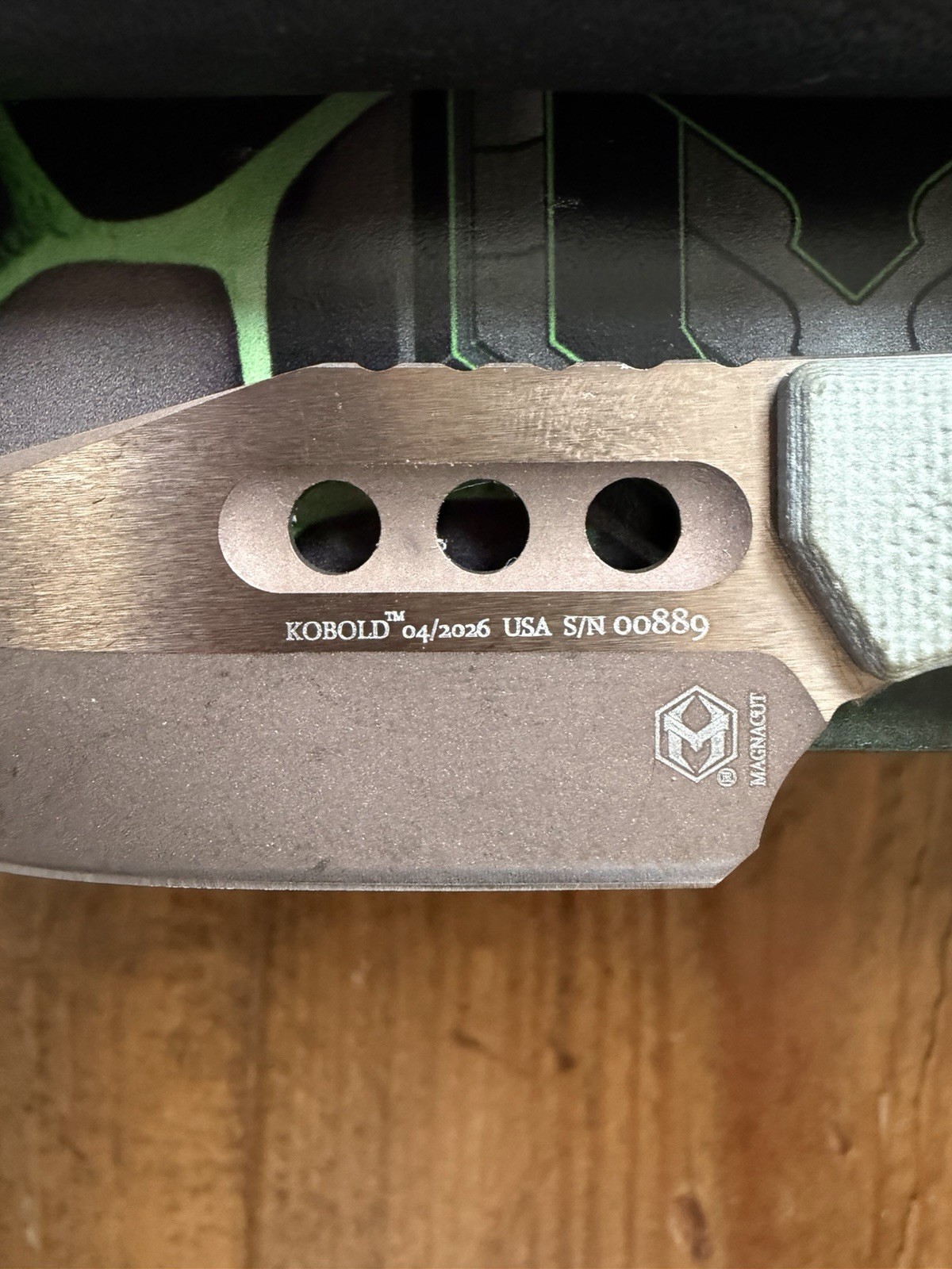 Heretic Kobold BOWIE BRONZE OD GREEN G10! BNIB!