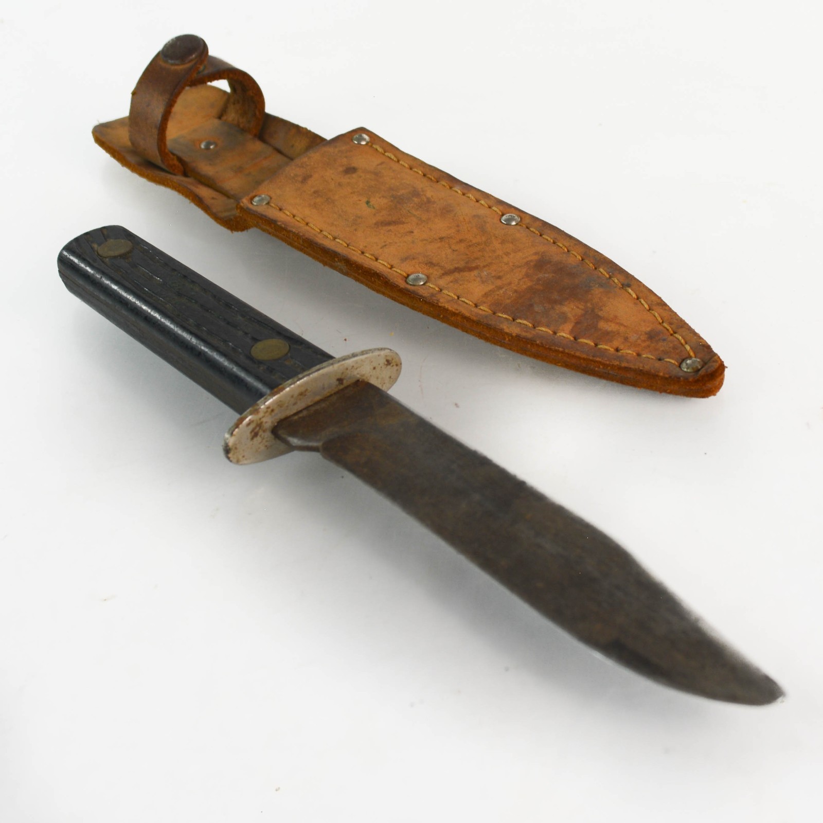 UNBRANDED Hunting Knife with Leather Sheath (Vintage yes / Antique not yet)