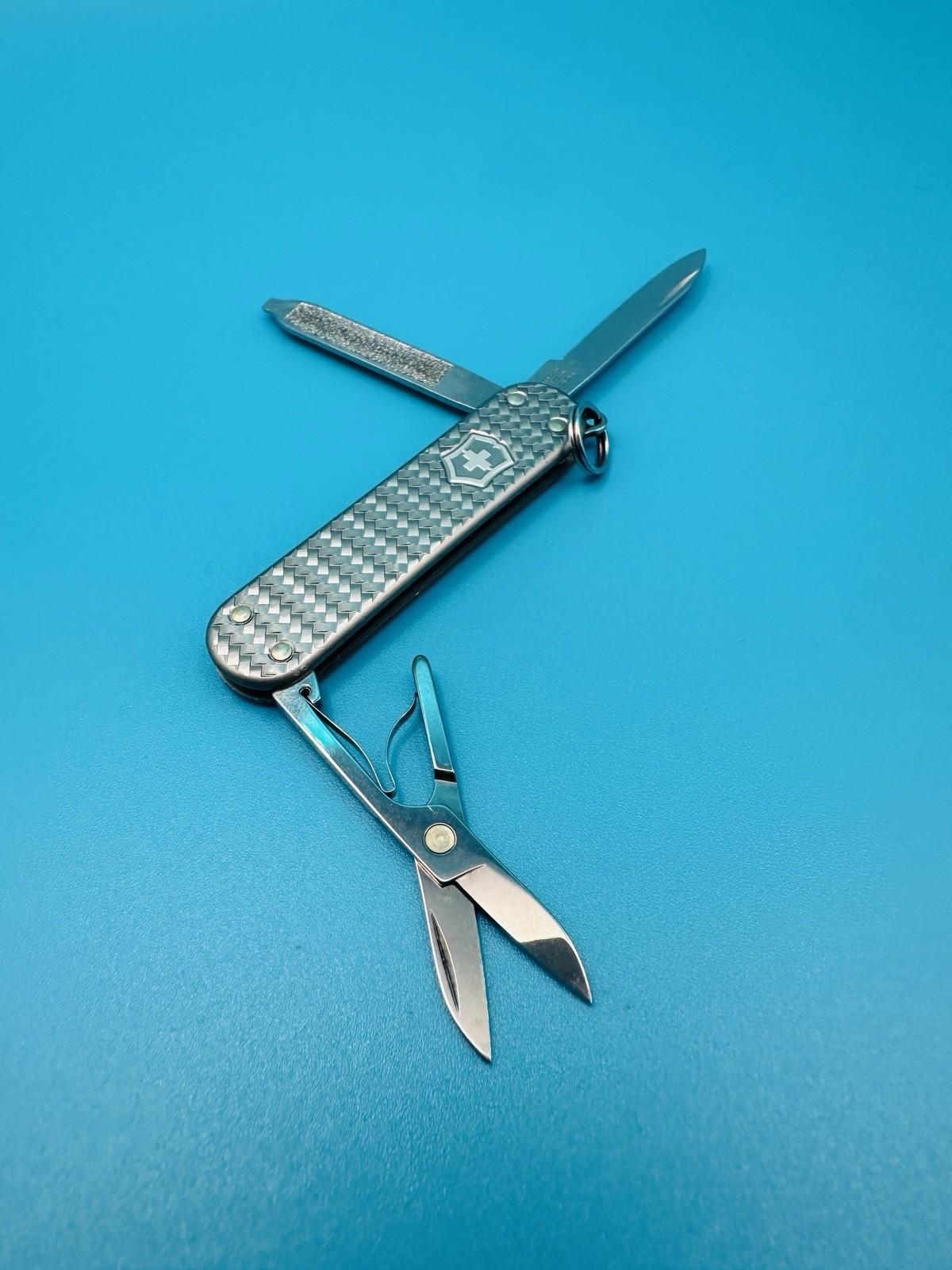 VICTORINOX Classic SD Precious Alox Swiss Army Knife Multi-Tool 58mm GRAY !
