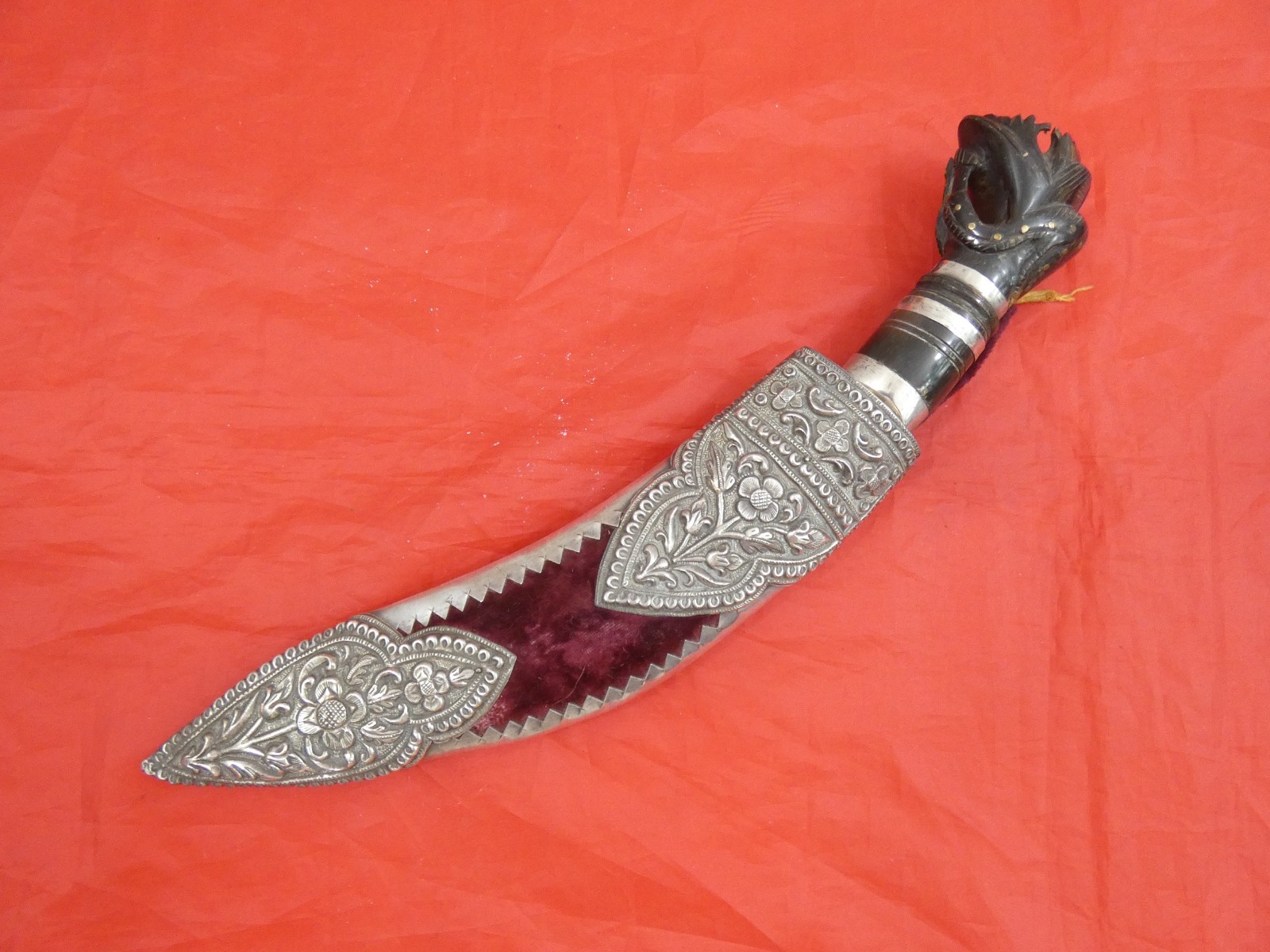EXCEPTIONAL QUALITY ANTIQUE SILVER MOUNTED KUKRI DAGGER NEPAL INDIA Gurgha Sword