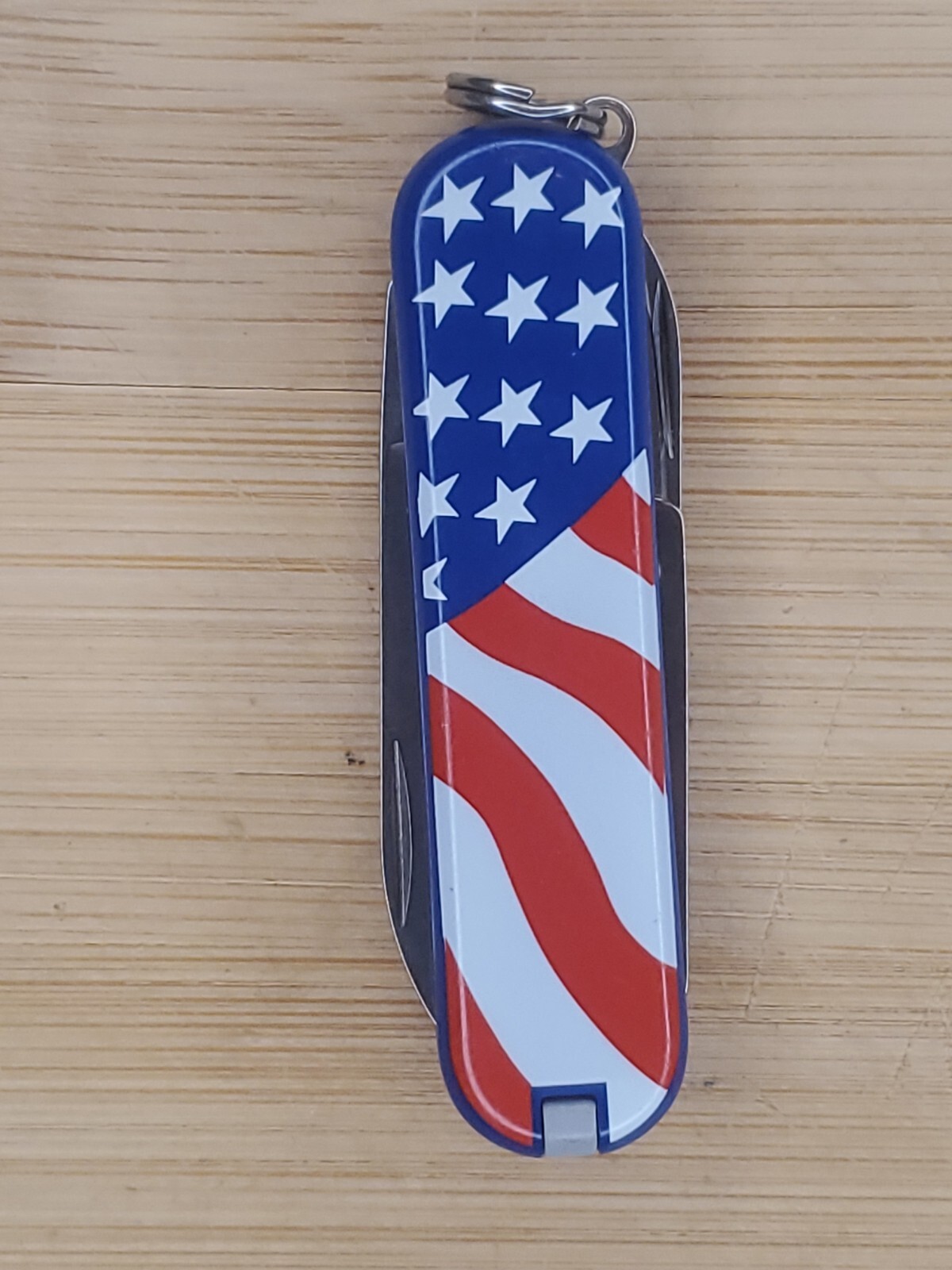 Victorinox Classic SD Mini Swiss Army Pocket Knife Assrtd Colors Pre-Owned 58mm