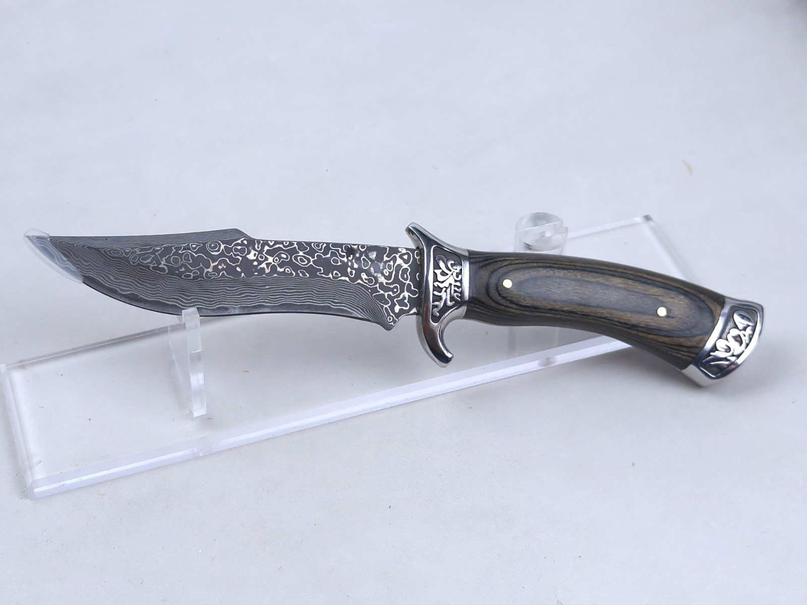 5.5-inch Hunting Knife w/ STAINLESS Laser-Etched DAMASCUS Blade & LEATHER Sheath