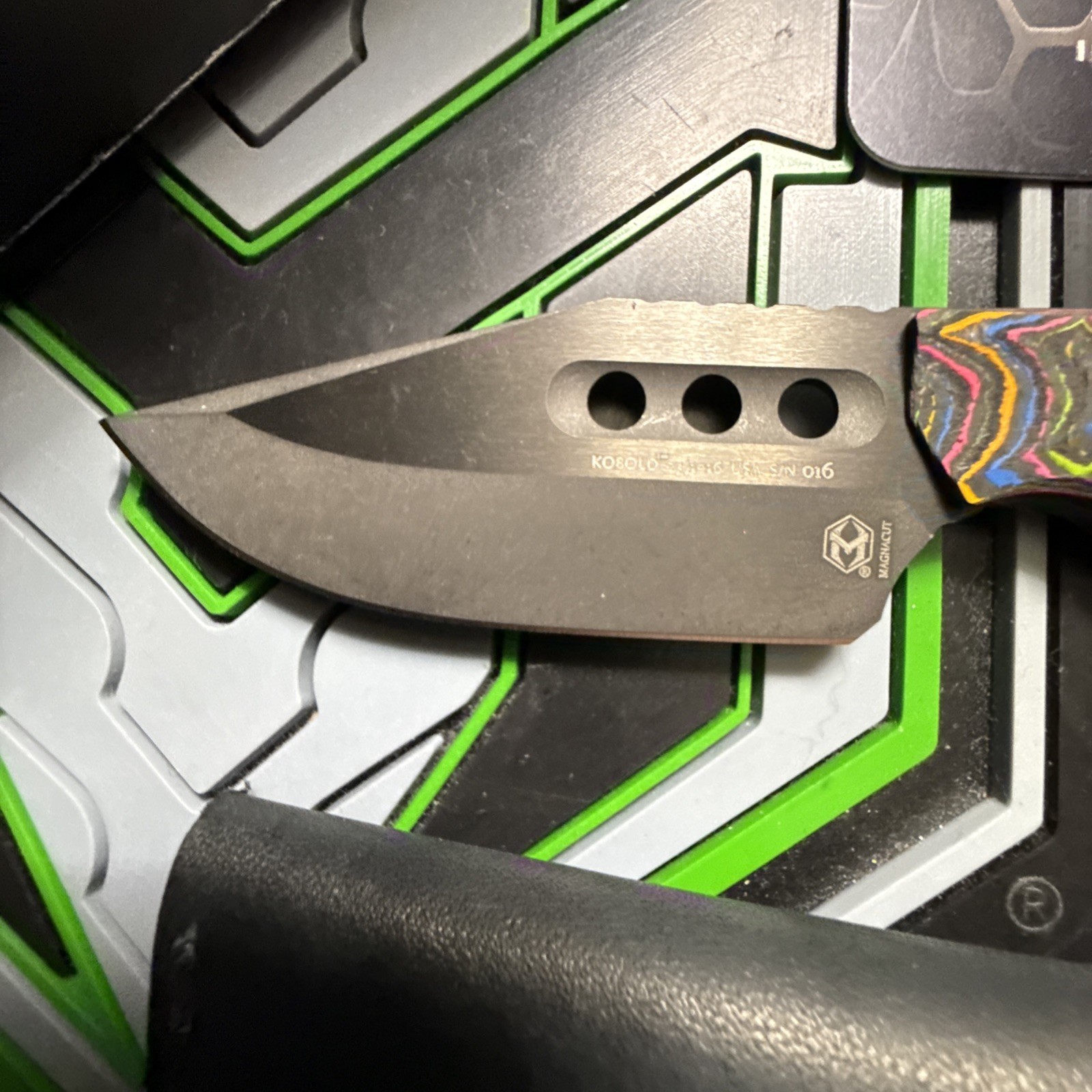 Heretic Kobold DLC 80’s Camo Carbon Exclusive