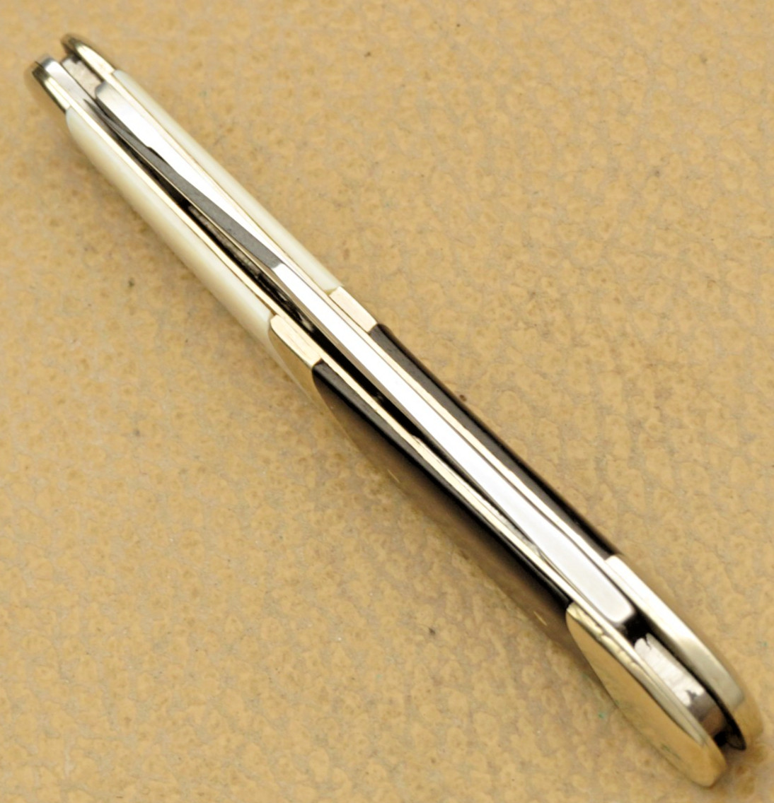 Friedrich Hartkopf Solingen Two Blade Serpentine Penknife Two-Tone Bone Handles