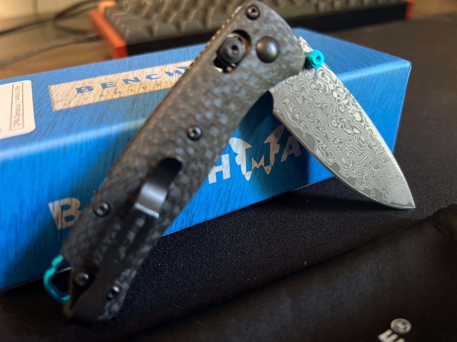 Benchmade Bugout 535 – CARBON AXIS Lock DAMASCUS – NEW