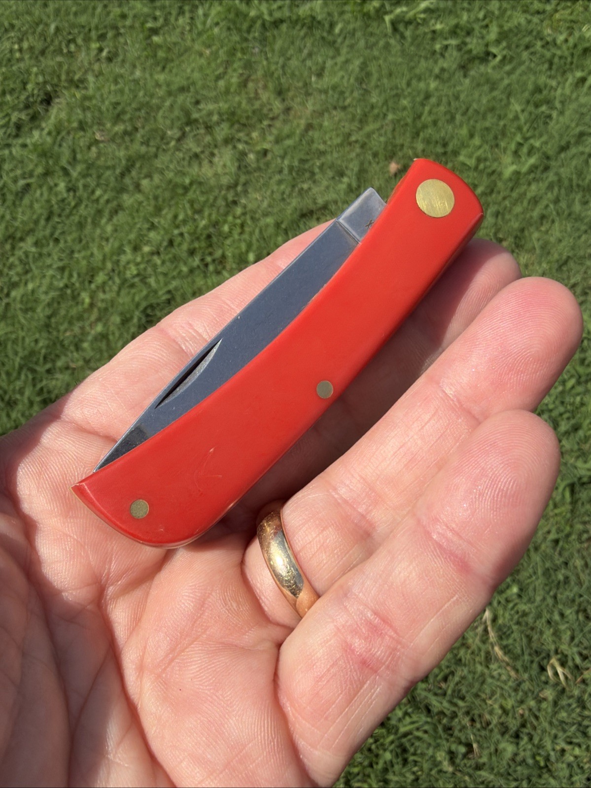 Case XX 2026 American Workman 4137 Carbon Steel Red Sod Buster Jr. Knife