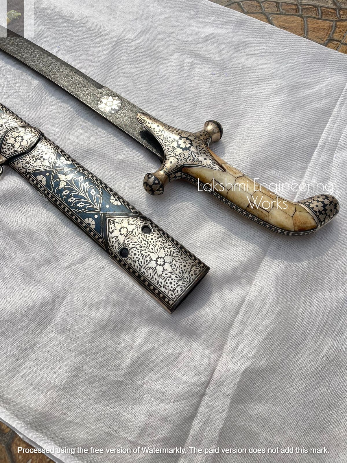 KILIJ SWORD, KILIJ HEAD, ARABIAN silver calligraphy scabbard sword, damascus