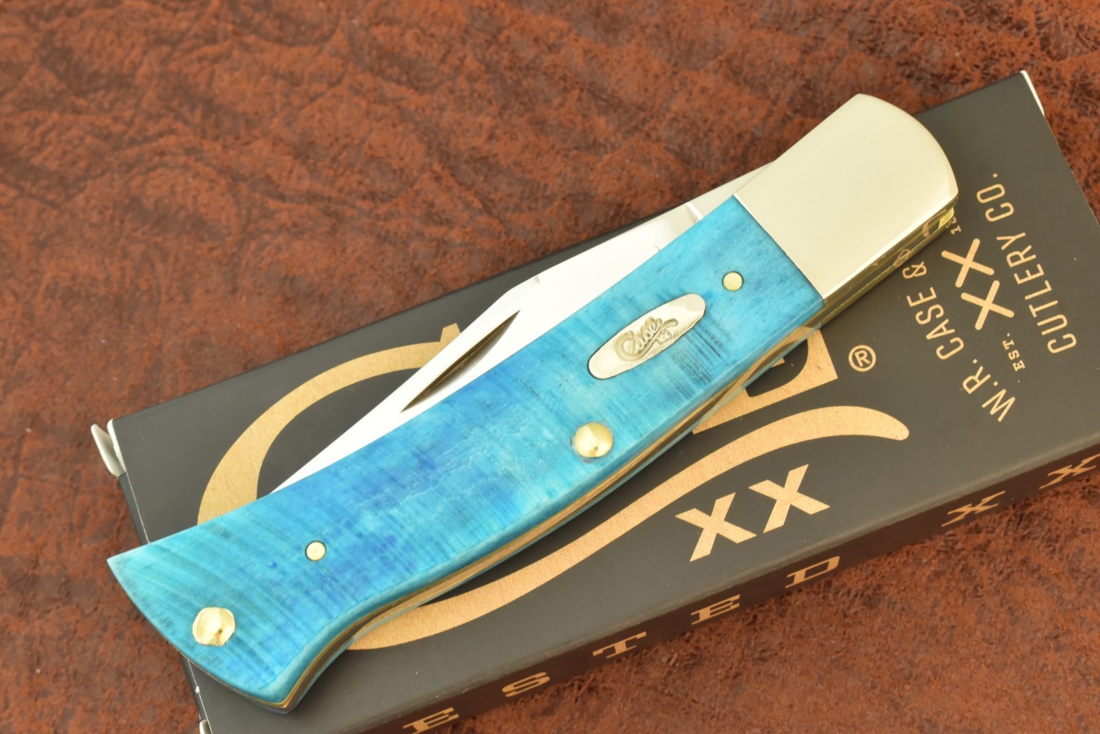 CASE XX USA 2026 SAWCUT CARIBBEAN BLUE BONE AXE HANDLE KNIFE TB61135 SS (36506)