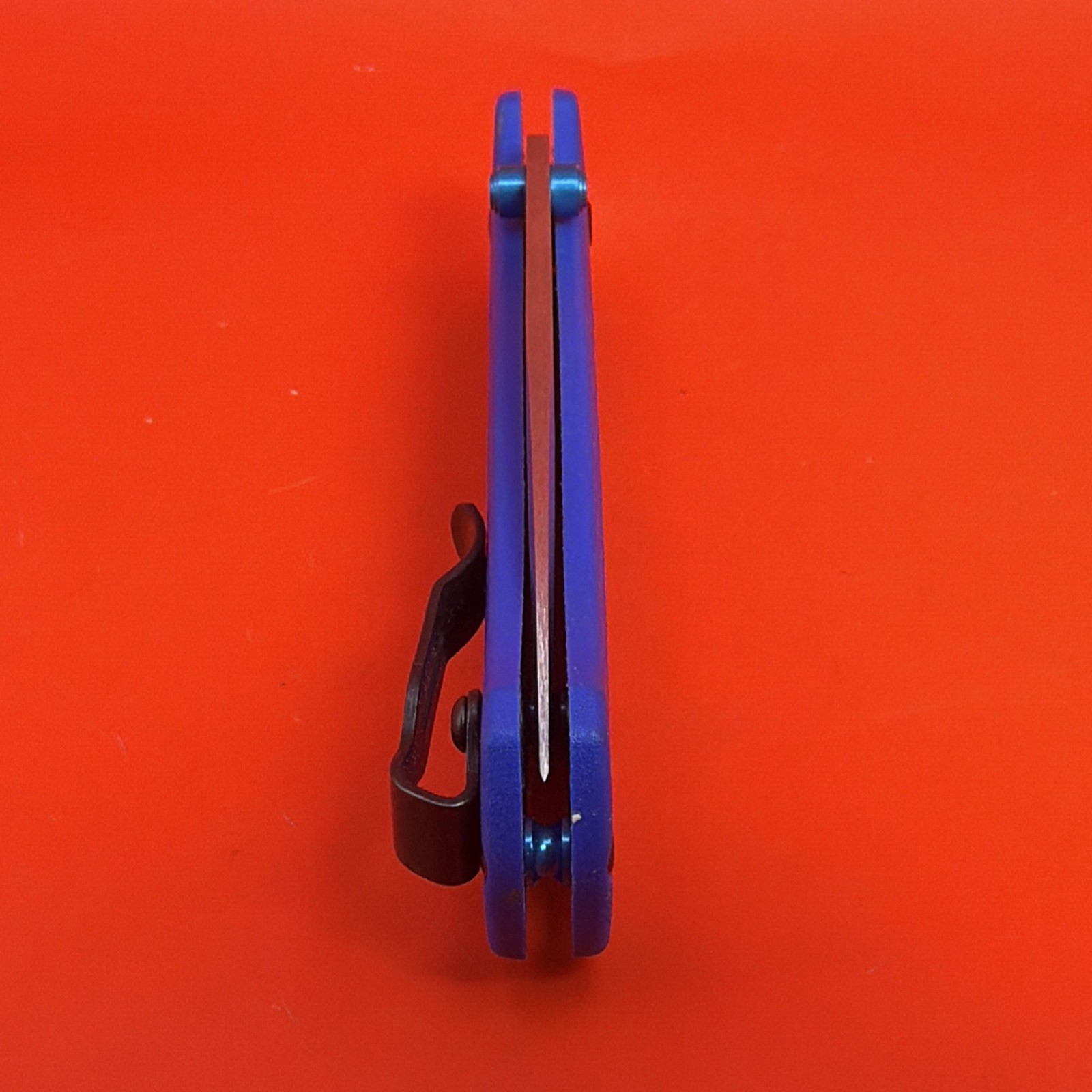 Benchmade Bugout 535 CPM-S30V Steel 3.24 Blade Blue Handle
