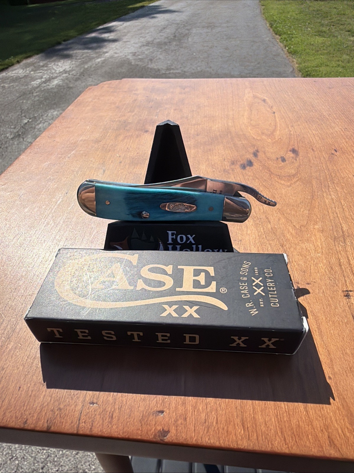 CASE XX 2025 SAWCUT CARRIBEAN BLUE BONE 61953L SS RUSSLOCK KNIFE