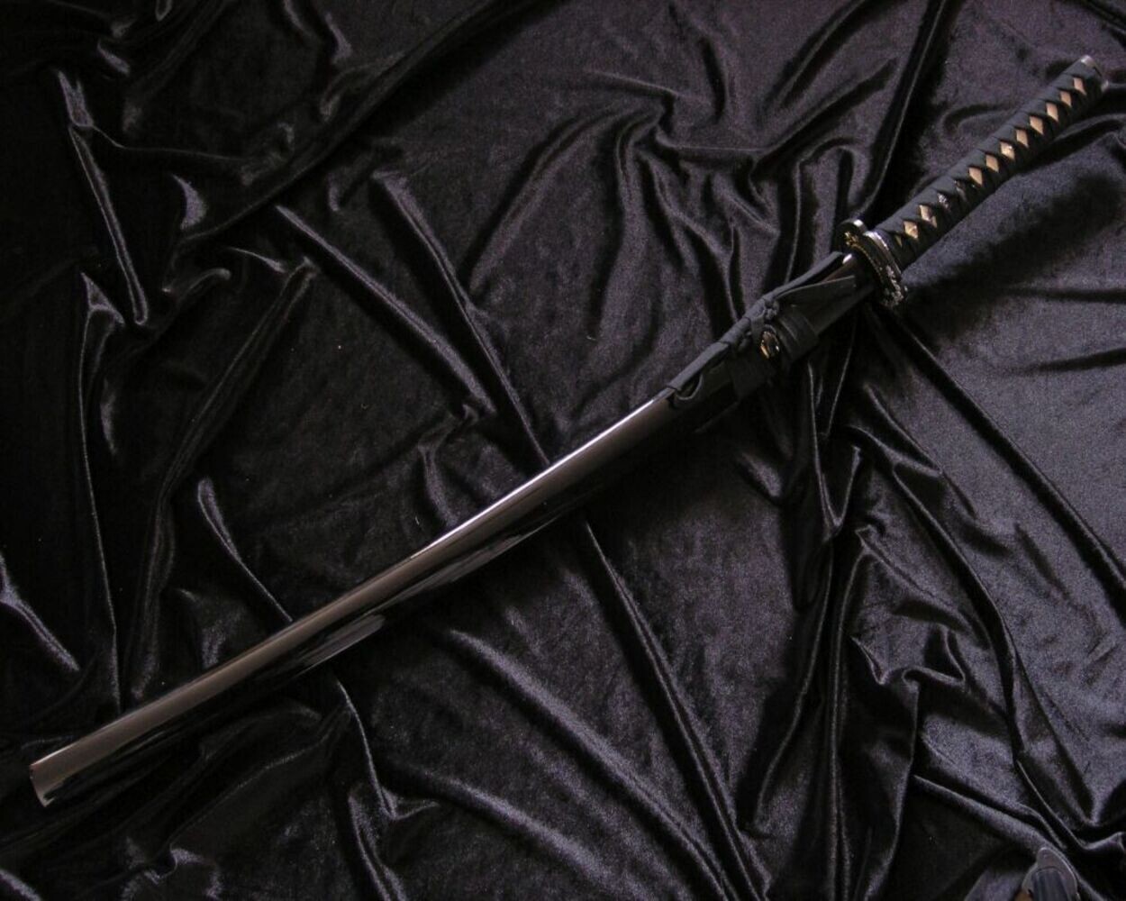 WONDERFUL KATANA WITH AN UNUSUAL BLADE – DAMAST + TR-026 STAND
