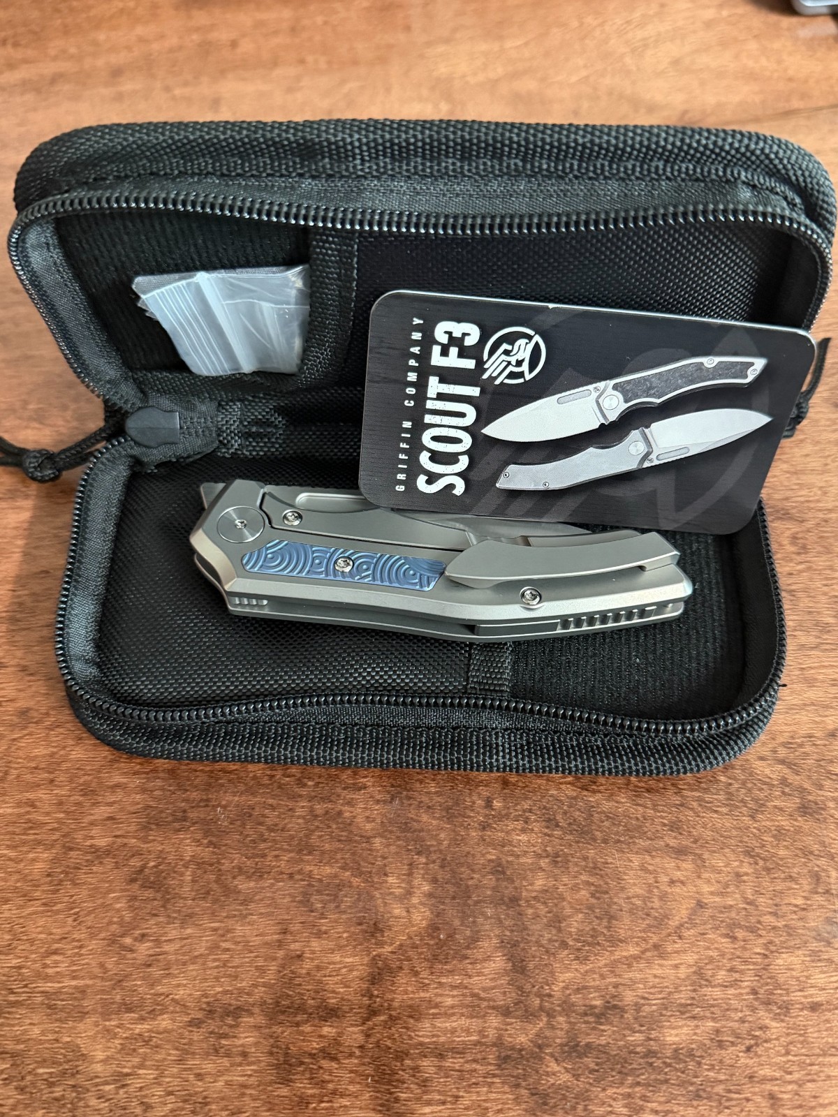 Griffin Co x URBAN Scout F3 Folder – Belt Satin Magnacut & Blurple Titanium
