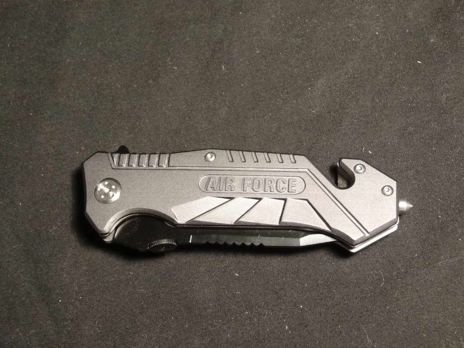 United States Air Force YC-501AF Tactical Folding Knife With Dog Tag