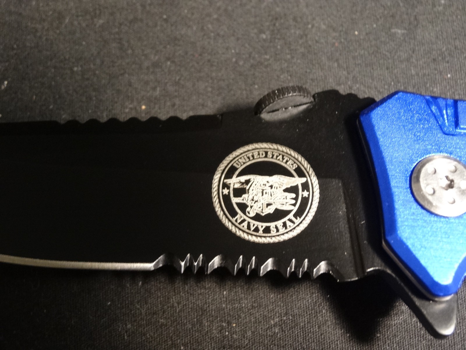 United States Navy Seal YC-501N Tactical Folding Knife With Dog Tag