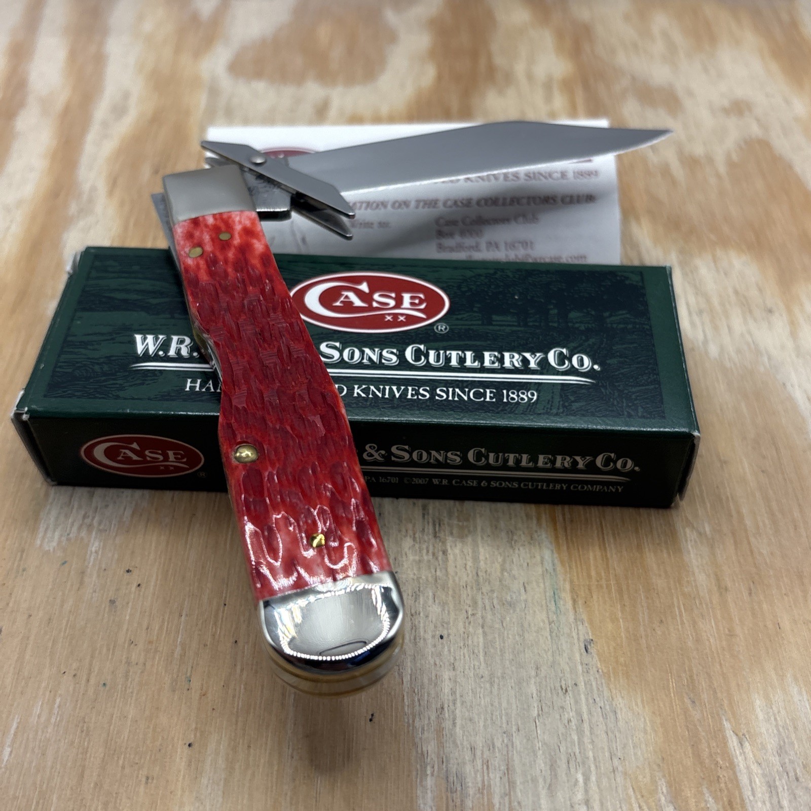 Case XX 2004 6111 1/2 Red Silver Script Cheetah Knife – Unused Excellent