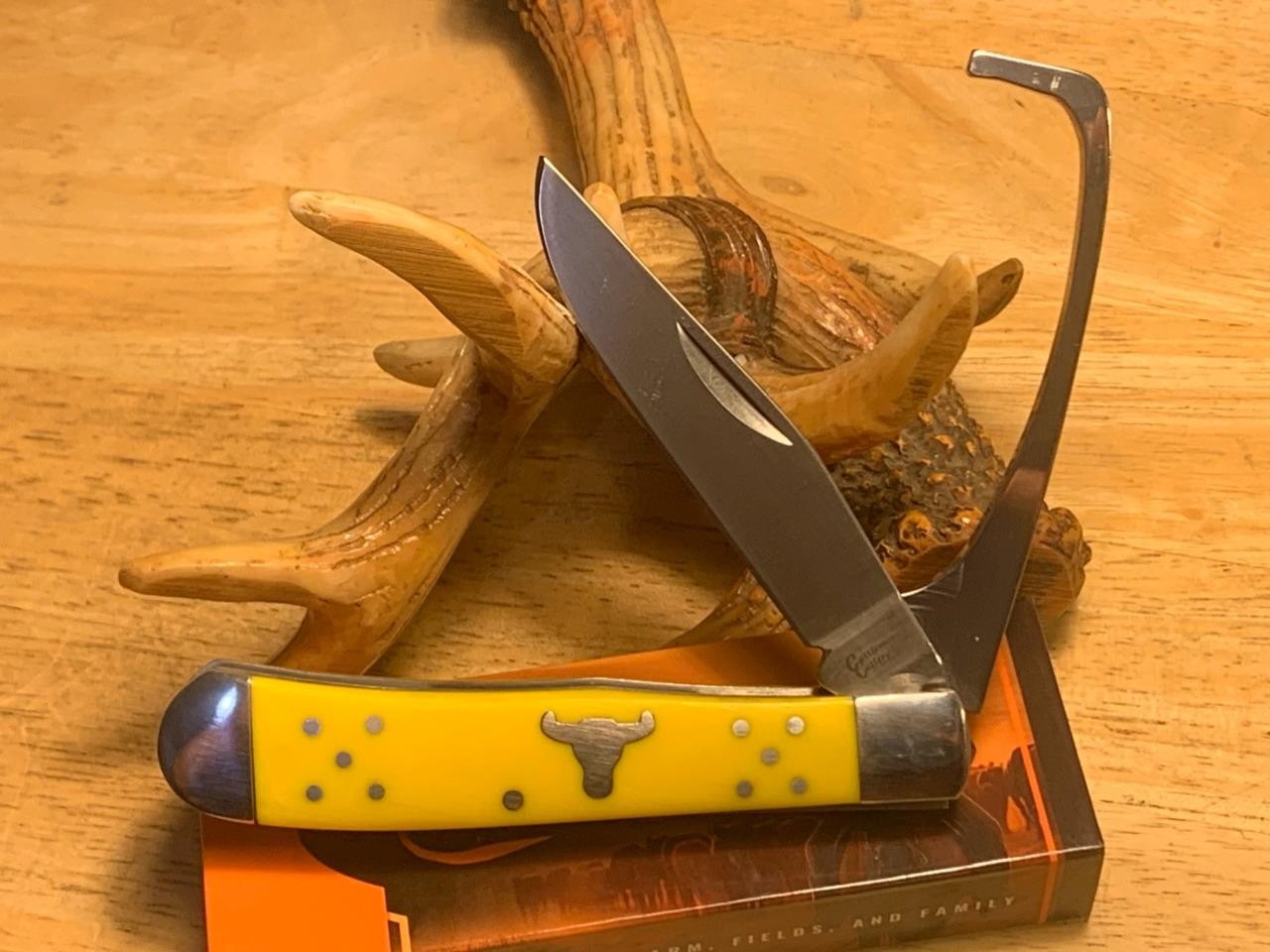 Cattleman’s Cutlery Hoof Pick Trapper Yellow Delrin 4 1/8″ Pocket Knife CC0067YD
