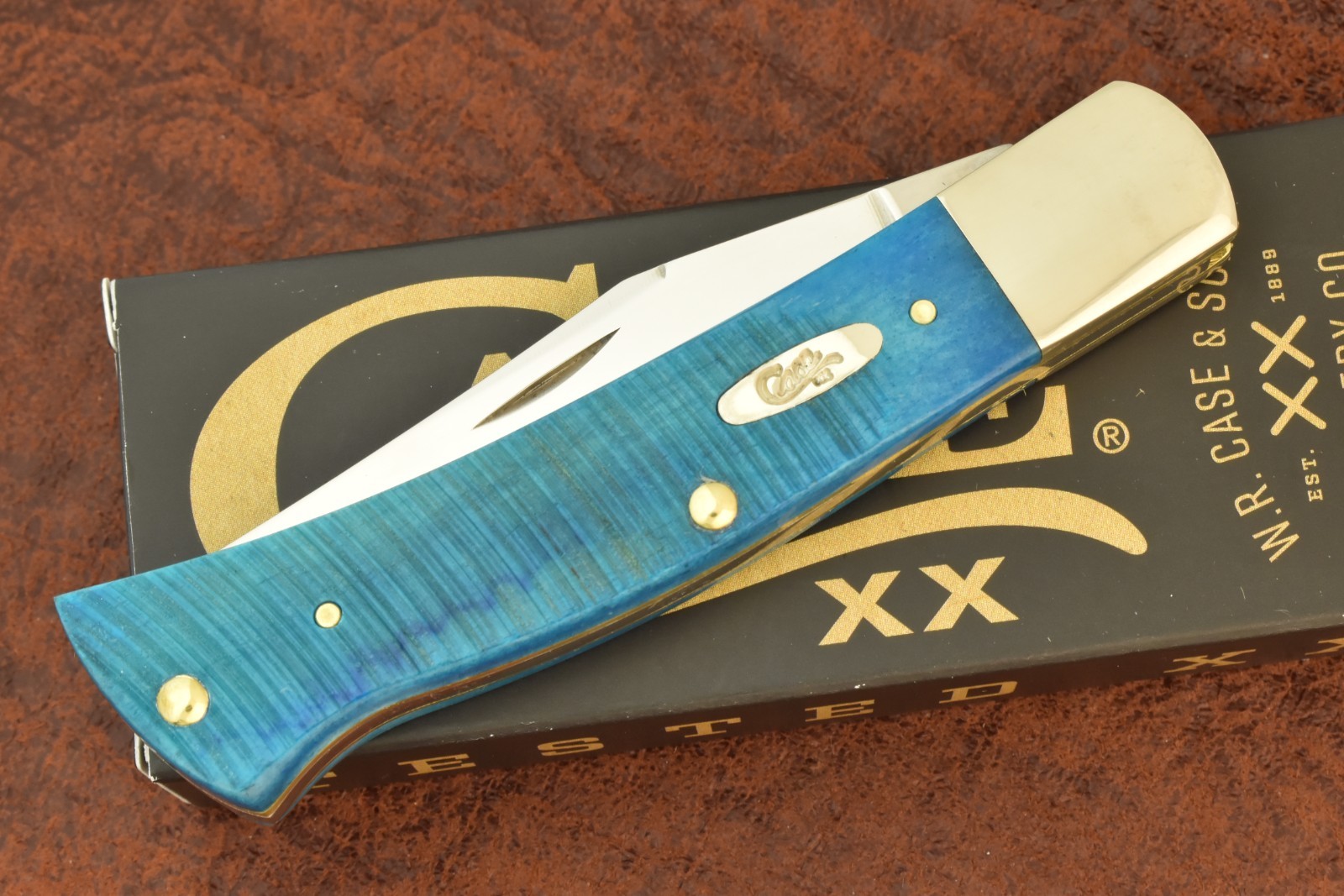 CASE XX USA 2026 SAWCUT CARIBBEAN BLUE BONE AXE HANDLE KNIFE TB61135 SS (36511)