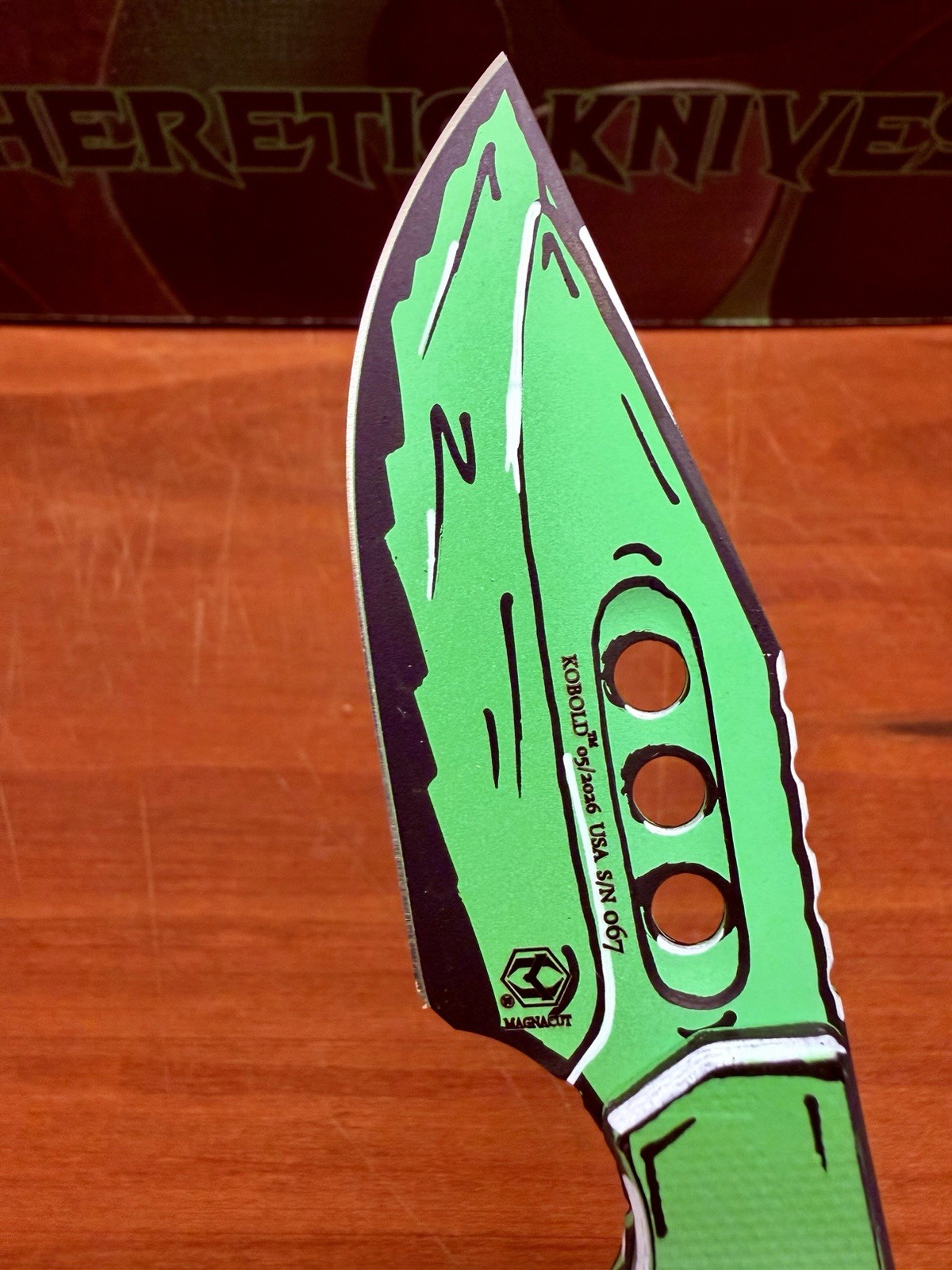 Heretic Kobold Bowie Cel Shade Toxic Green MagnaCut Fixed Blade Sheath BNIB