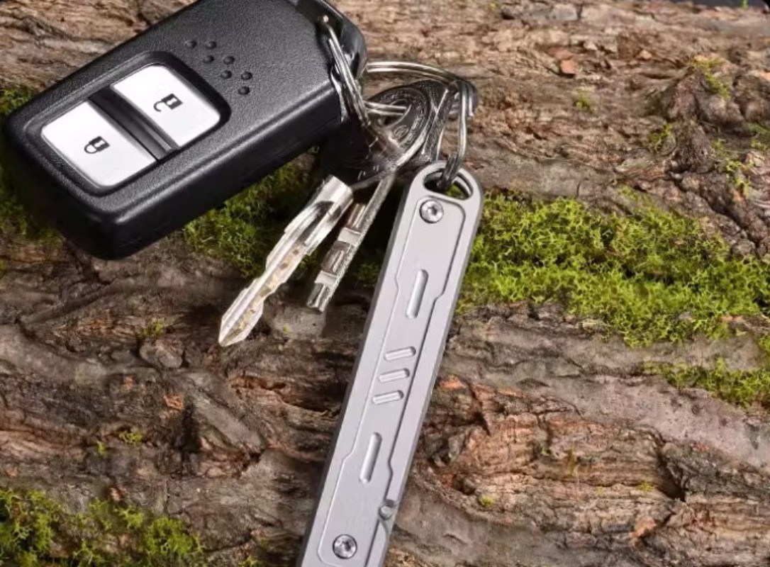Stainless Steel Folding Utility Knife Scalpel Blade Outdoor EDC Keychain Tool