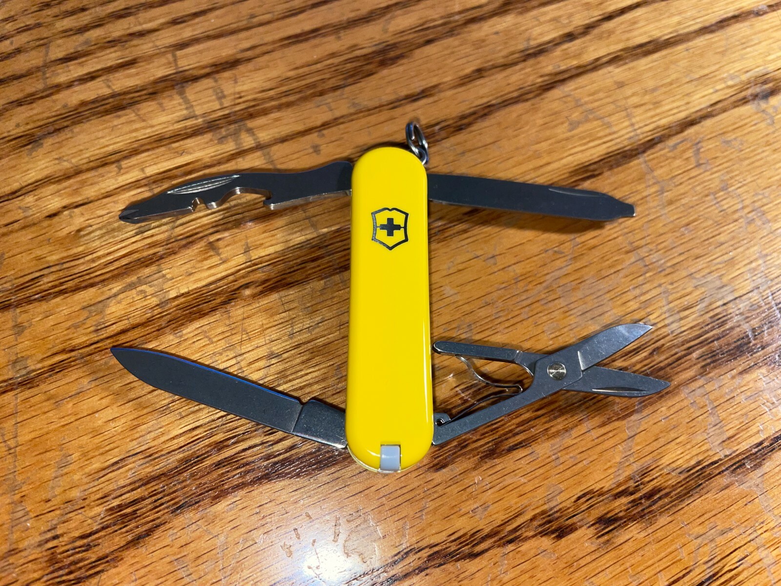 NEW in Box Victorinox Swiss Army 58mm Knife RAMBLER Yellow 0.6363.8 54031 Y
