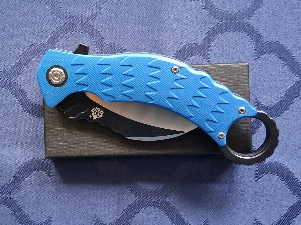 🔥 QSP – Eagle Karambit Flipper Knife w/Blue G10 Handle & D2 Blade (QS120)