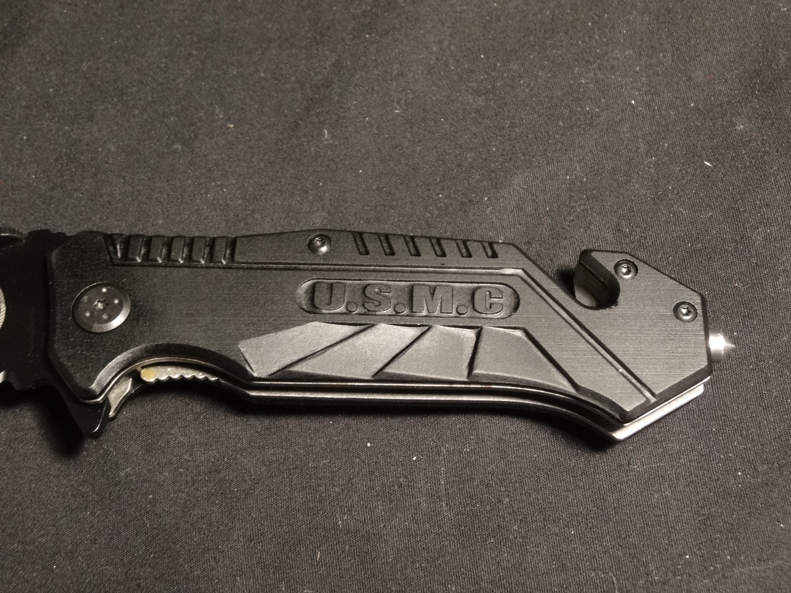 United States Marines YC-501M Tactical Folding Knife With Dog Tag