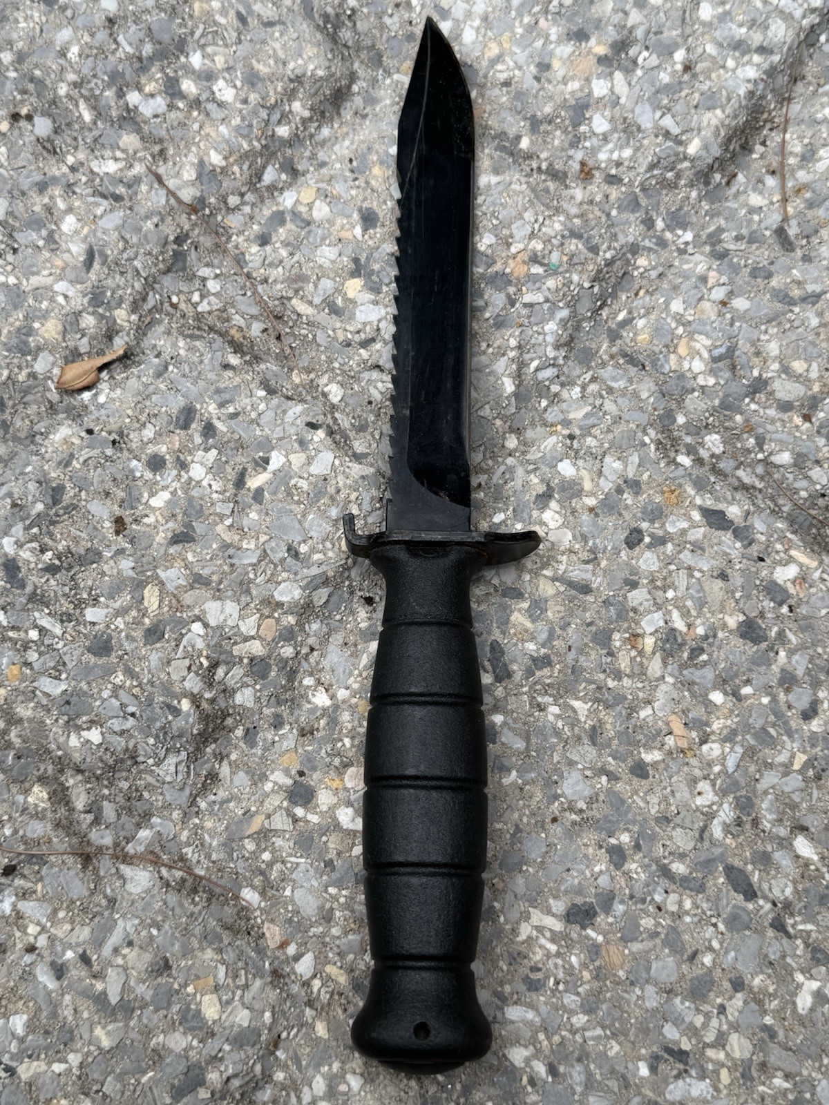 Glock Combat/Survival Fixed Blade Knife, Black Clip Point, Sheath, model 81