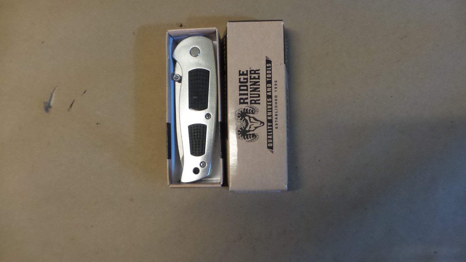 CRKT, Boker Magnum, Tiger Sharp and other pocket knives