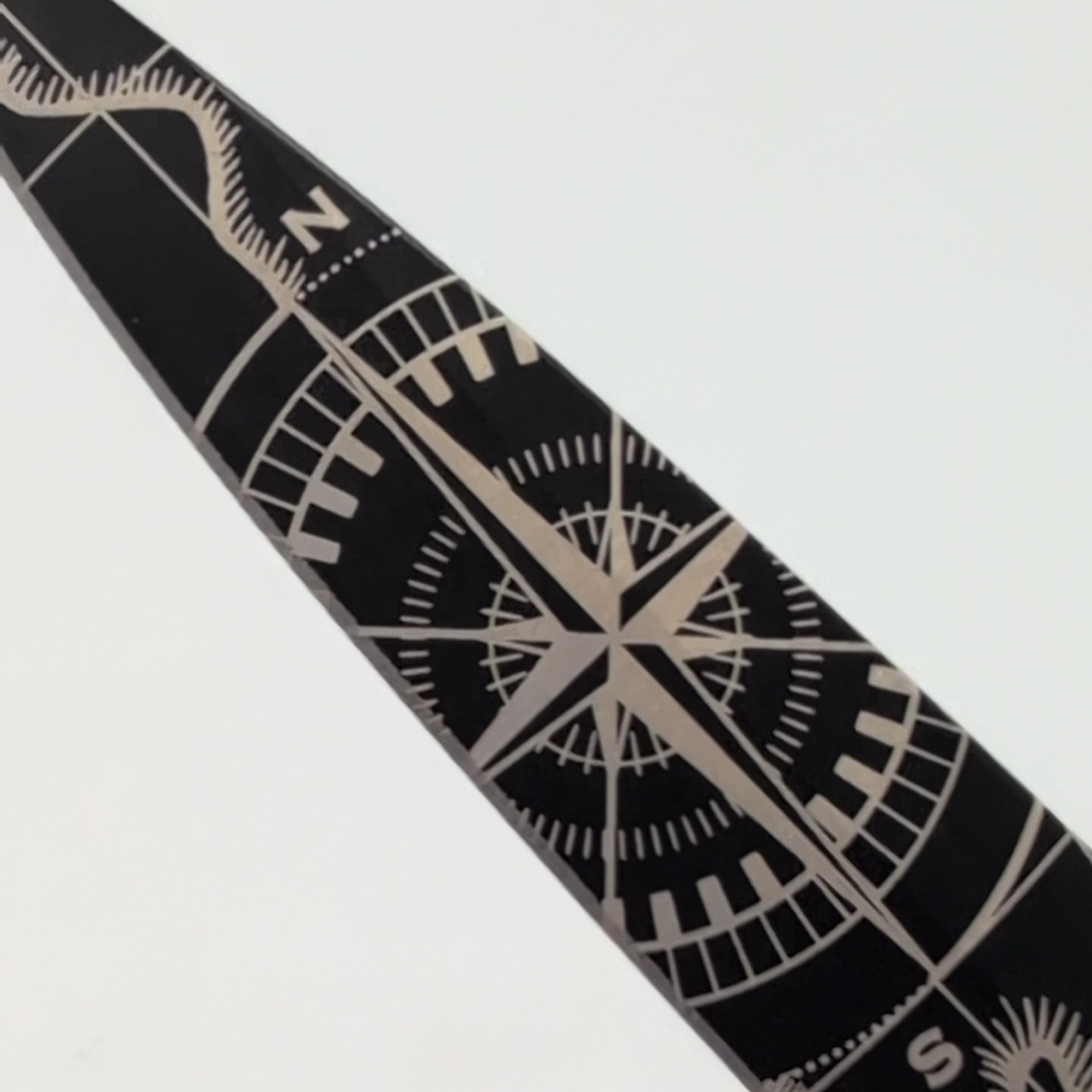 Deejo 37g Black Titanium | Terra Incognita | Juniper Wood Handle | 3.75″ Blade