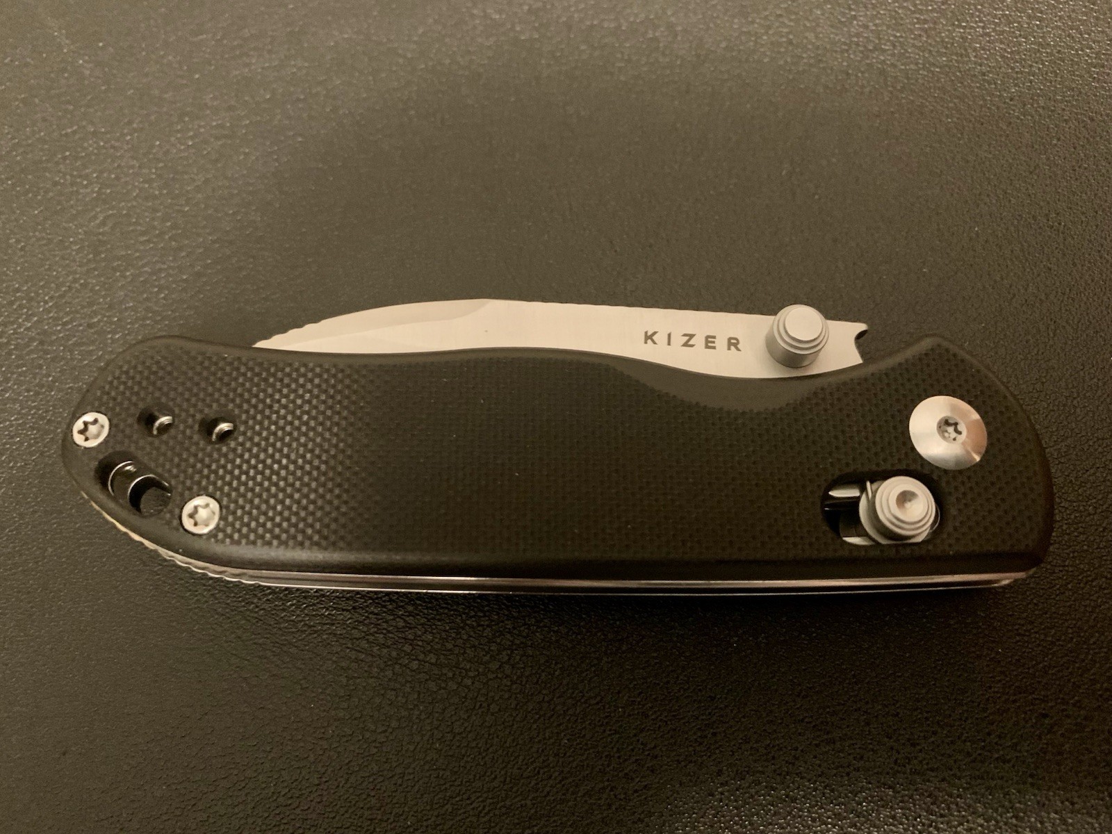 Kizer Drop Bear 2 V3619.2KD1 AEB-L 2.84” Blade Black G10 Clutch Lock Knife