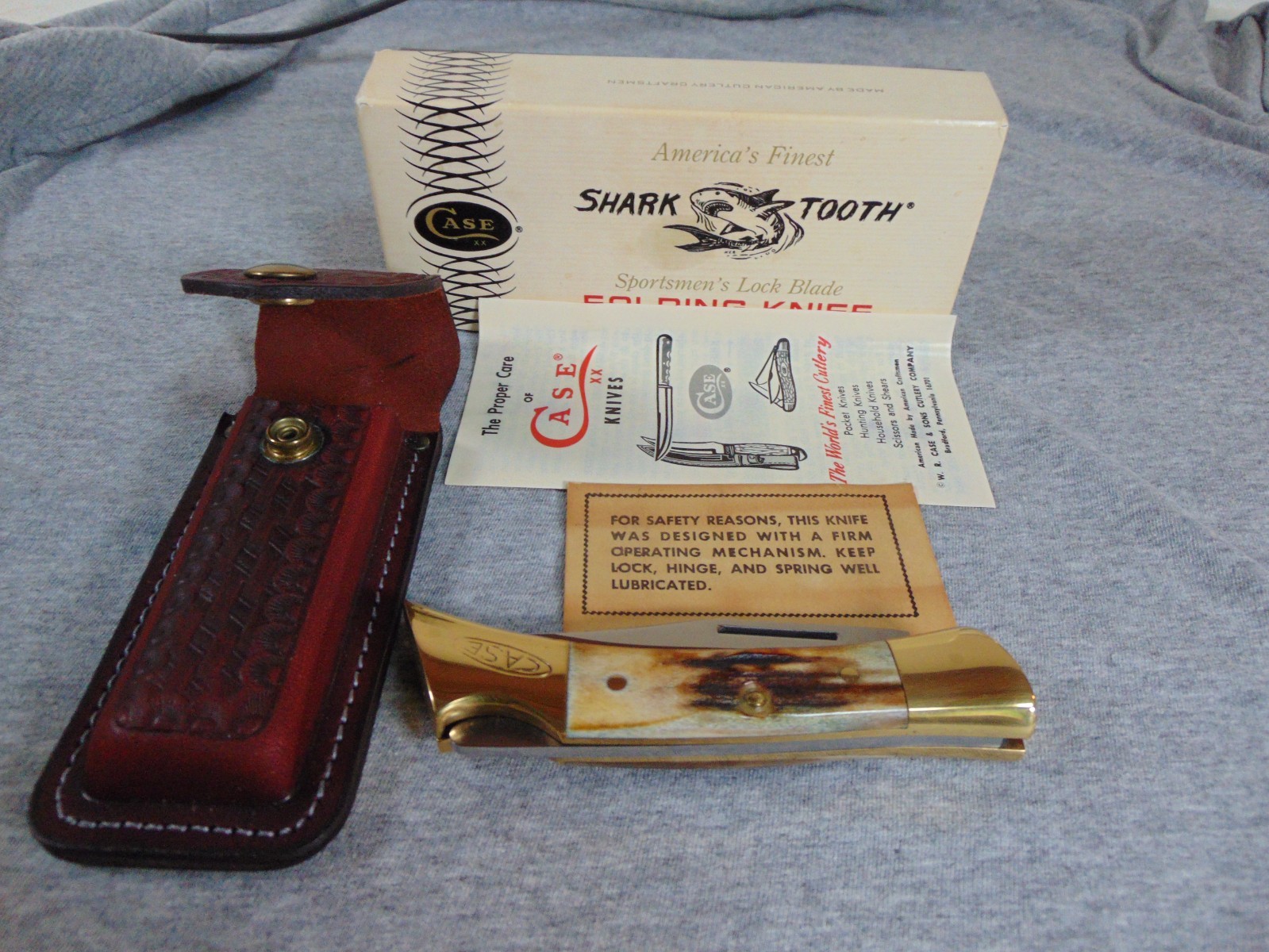 Vintage Case XX Shark Tooth P197 SSP Lock Back Knife Box & Sheath 1980 new