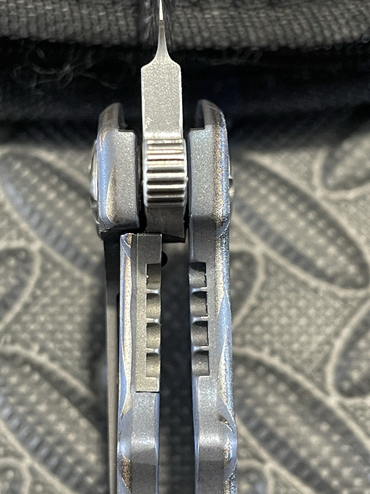 Darrel Ralph Knives – Dominator V4 – Anodized Titanium Scales w/ a S35VN Blade.