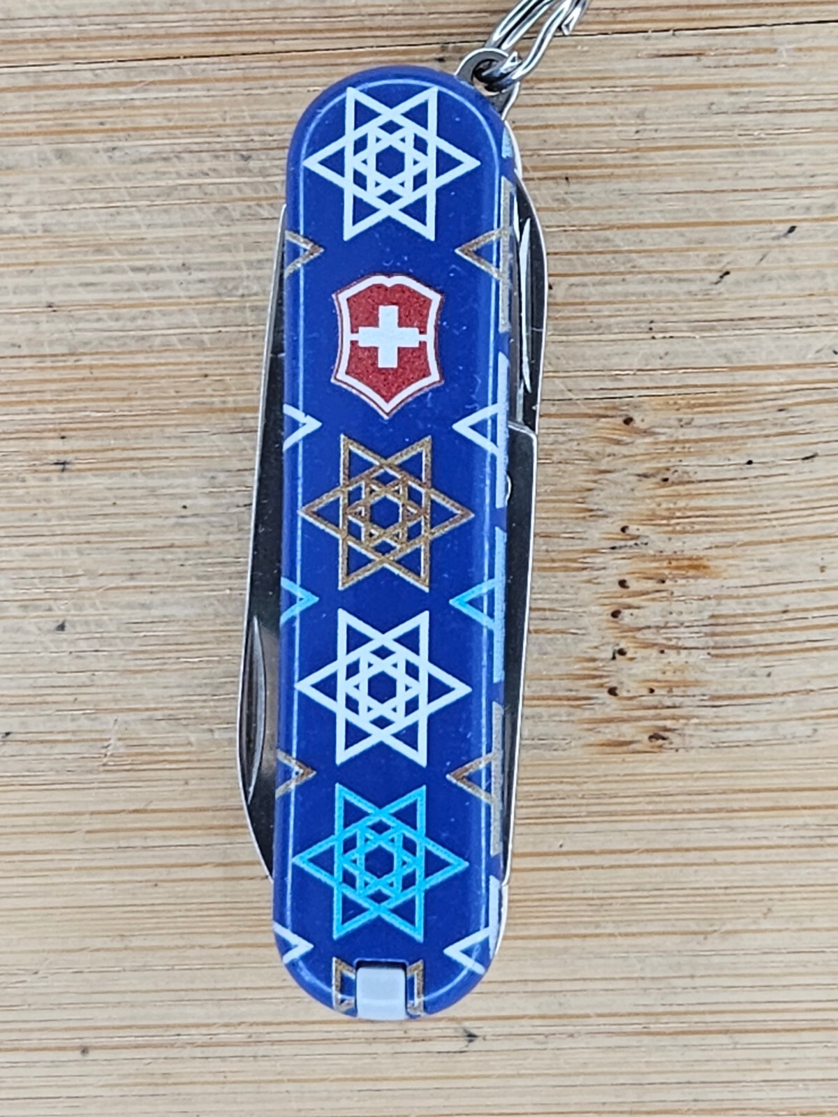 Victorinox Classic SD Mini Swiss Army Pocket Knife Assrtd Colors Pre-Owned 58mm