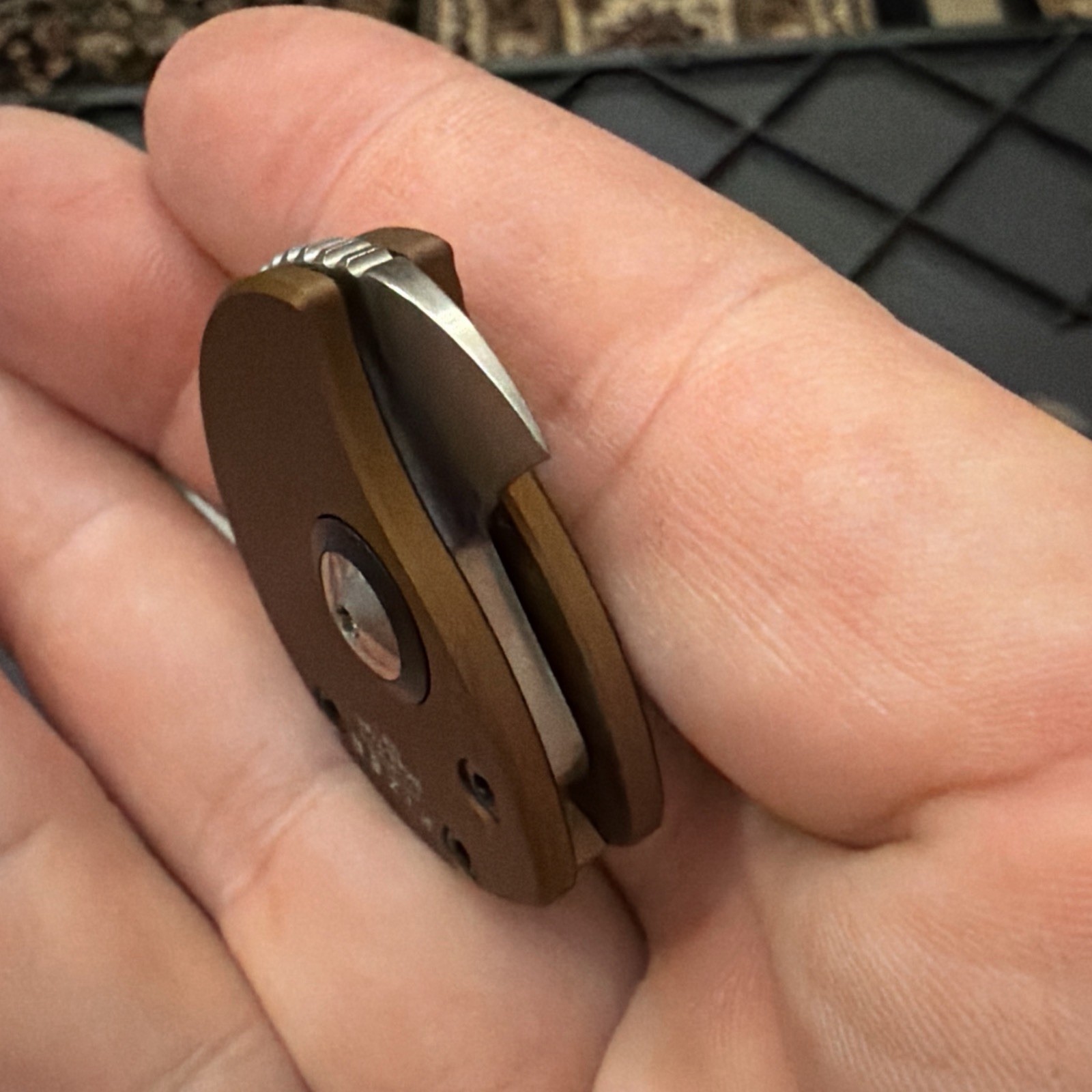 Kizer Cutlery Snail Folding Knife 0.42″ AEB-L Steel Blade Brown Aluminum Handle