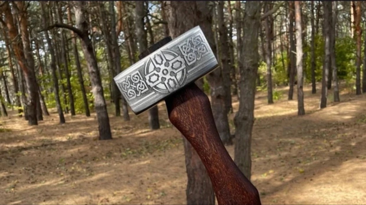 CUSTOM HANDMADE DAMASCUS STEEL VIKING HAMMER VALNUT, MJOLNIR HAMMER . BM