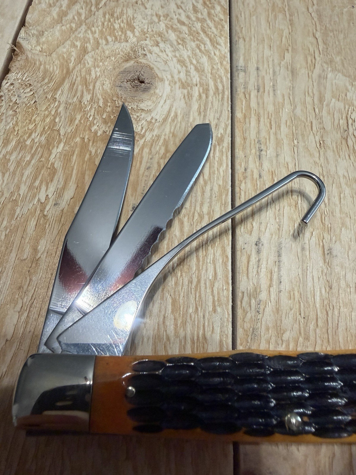 Remington 2024 Waterfowler R1123w Bone Handle 2-Blade Clip/Spey Gut Hook