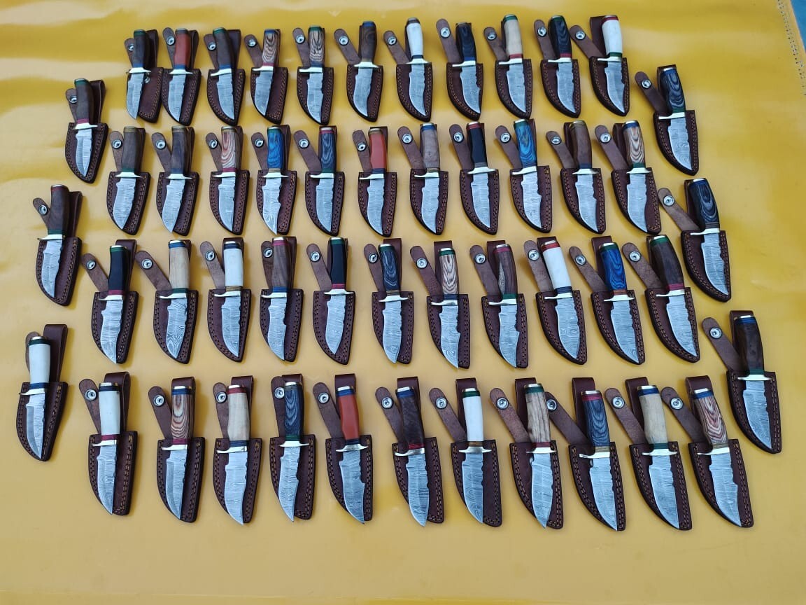 Lot of 20 HANDMADE DAMASCUS STEEL SKINNER HUNTING KNIVES 6inch