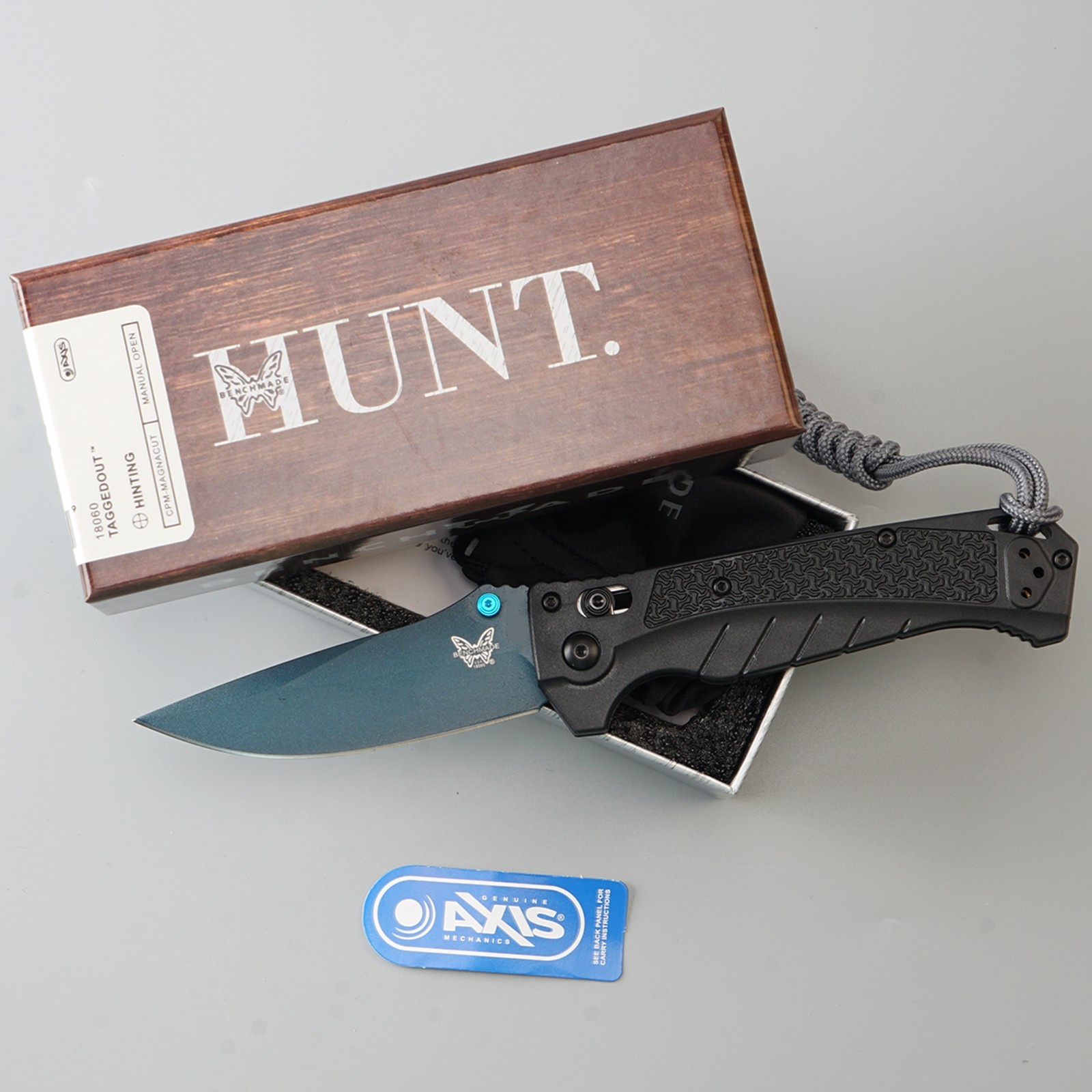 Benchmade 18060 CPM-MagnaCut AXIS Manual Folding Knife Blue Drop Point New
