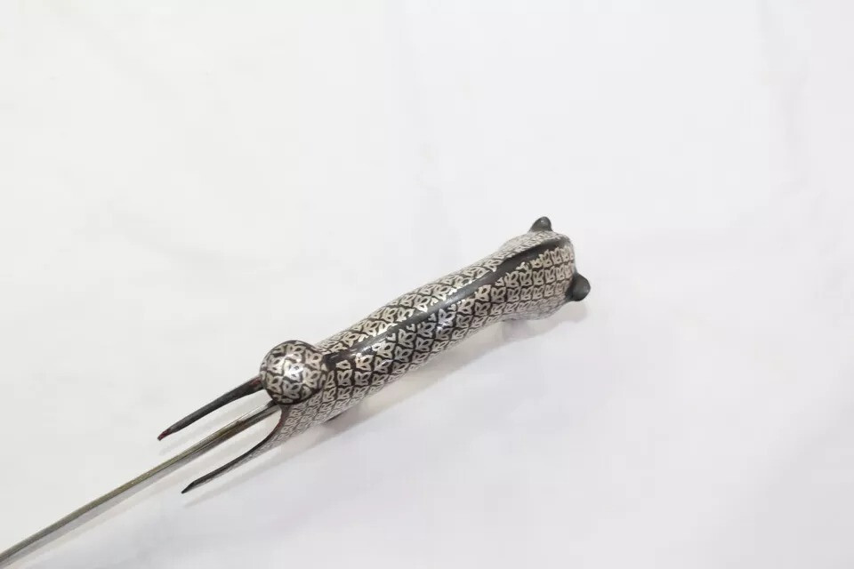 Dagger Knife Silver wire work steel blade tiger face handle W 183