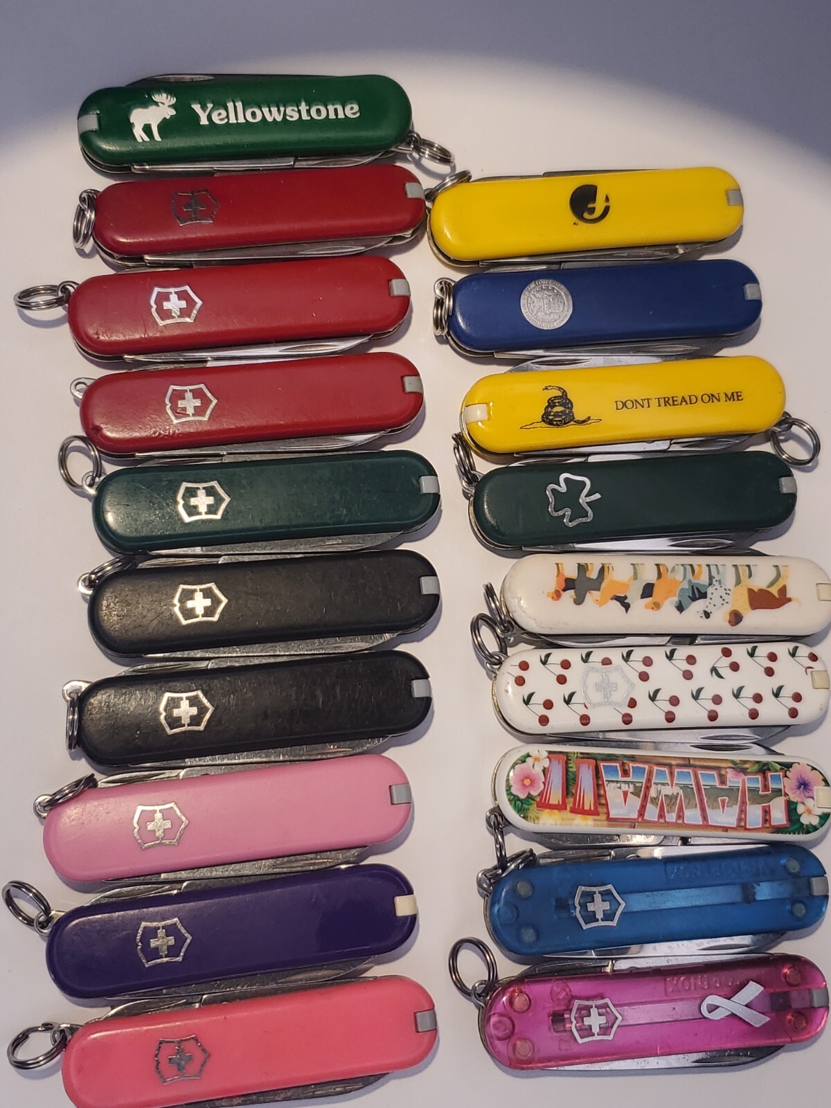 Victorinox Classic SD Mini Swiss Army Pocket Knife Assrtd Colors Pre-Owned 58mm