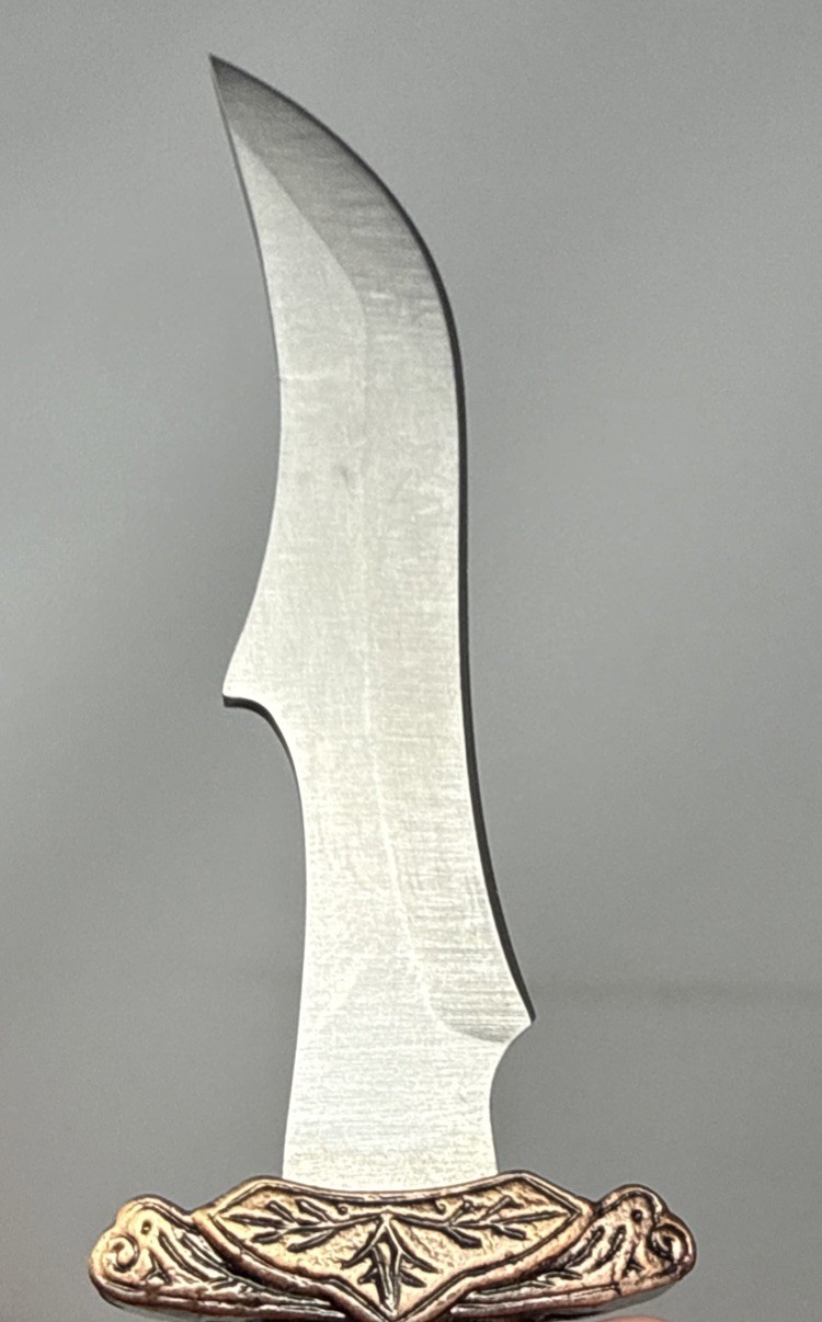 5.5″ Fixed Blade Knife Clip Point Ornate Guard