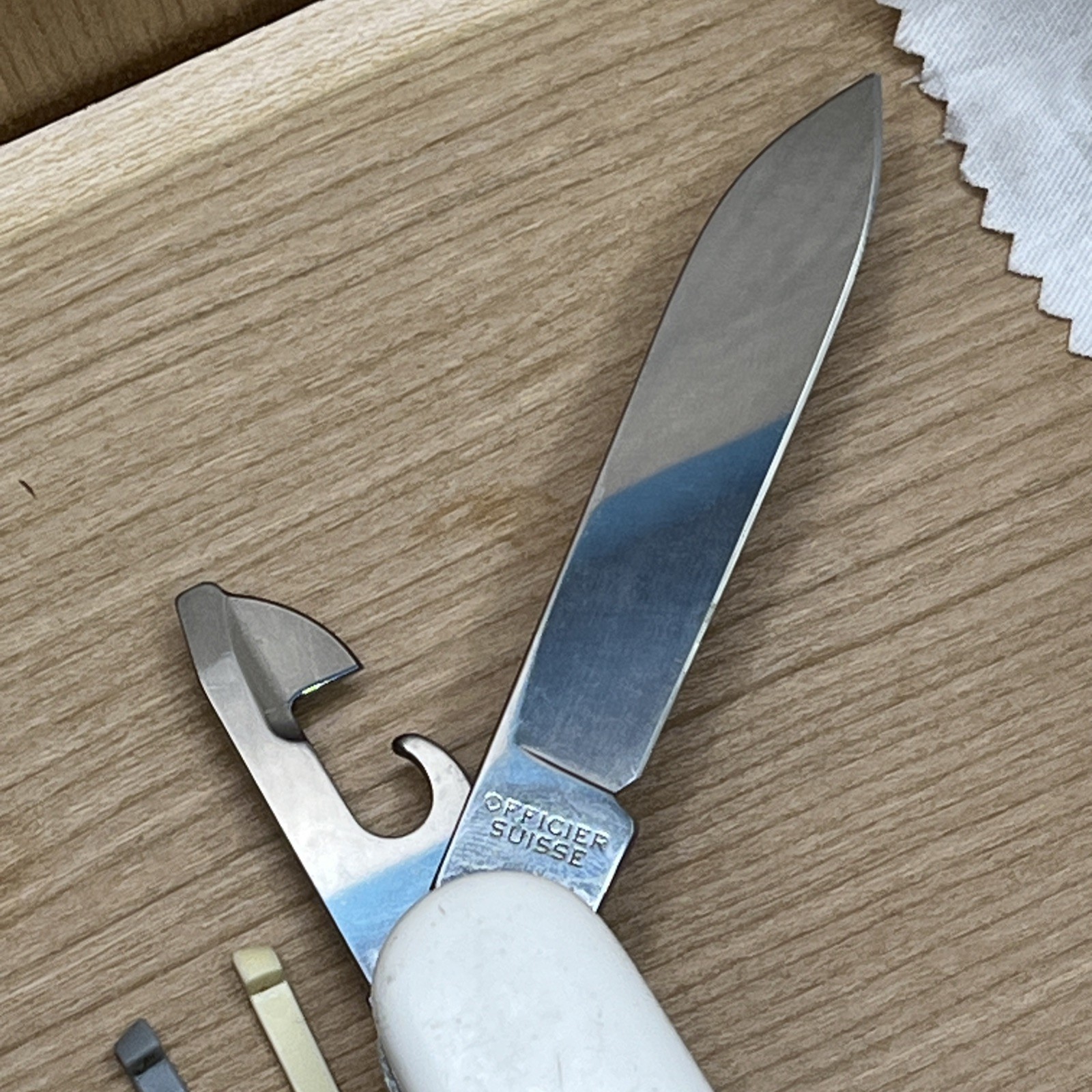 White Victorinox Swiss Army Huntsman Knife Multi Tool! US Seller Combined Ship