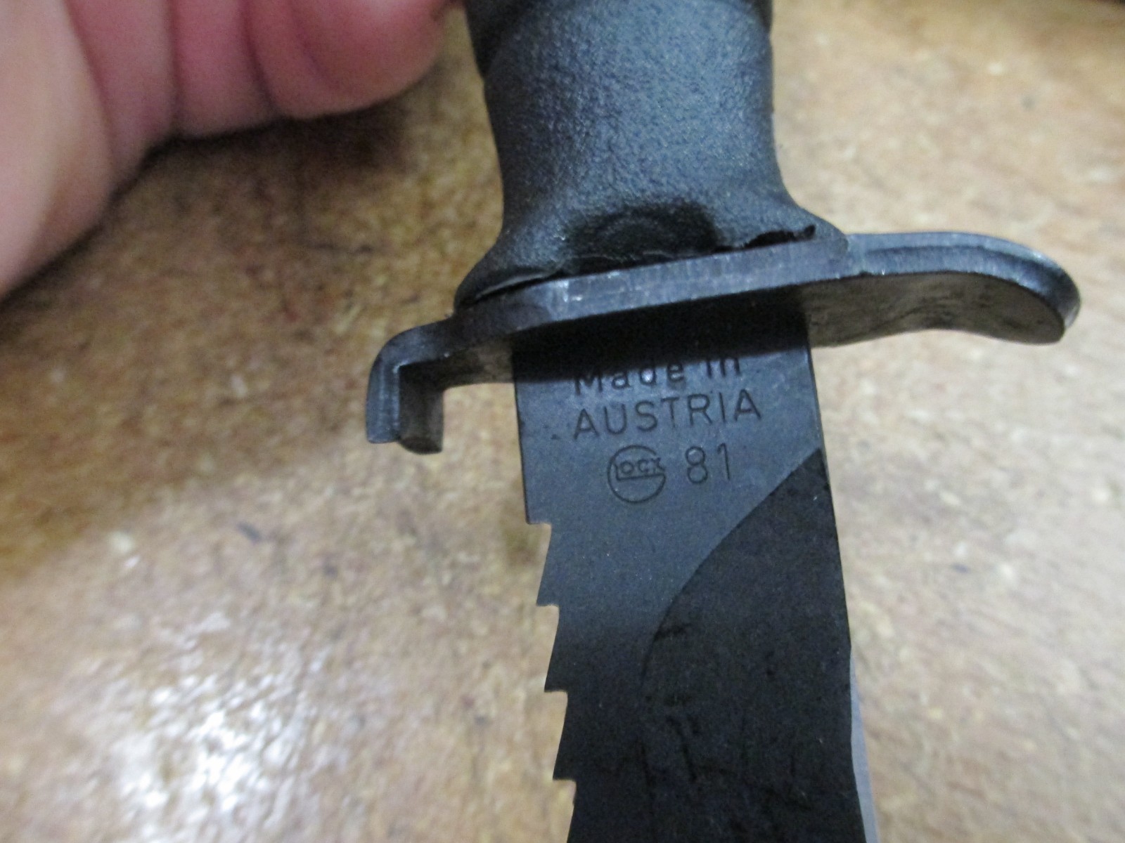 Vintage GLOCK 81 MADE IN AUSTRIA FIGHTING COMBAT FIELD KNIFE ROUND LOGO Gen 1