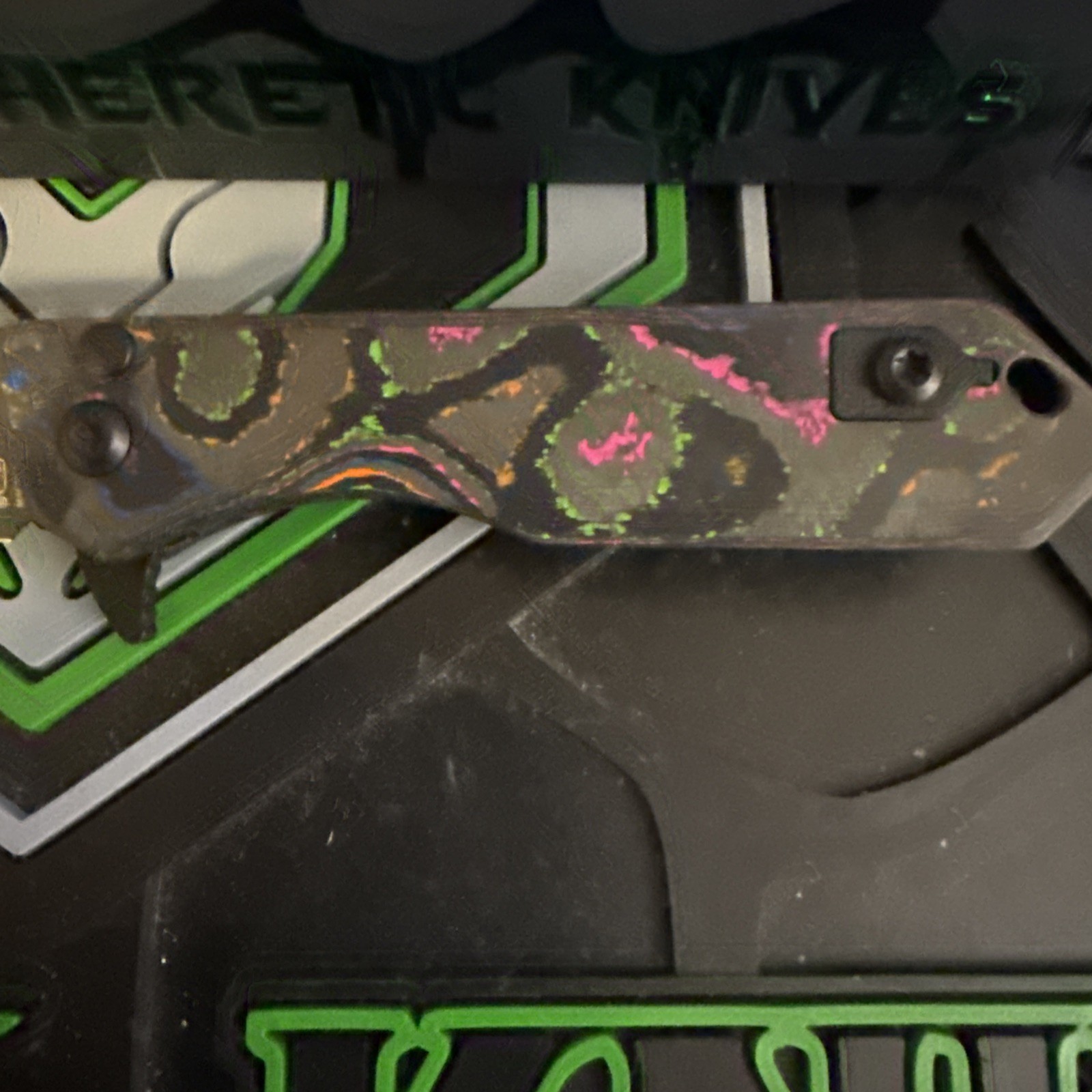 Heretic Jinn 80’s Camo Carbon Limited edition