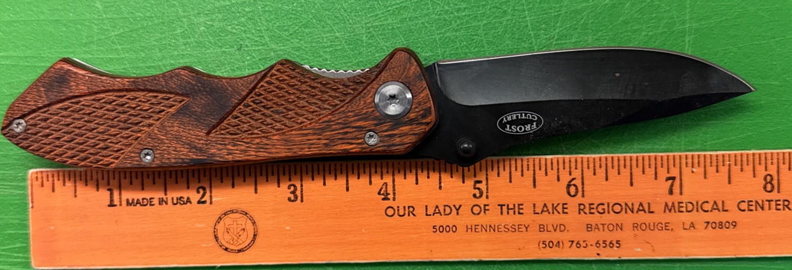 KNIFE FROST CUTLERY, BITTERNUT HICKORY 18-016W/B, 4 1/2 INCH BLADE CLOSED