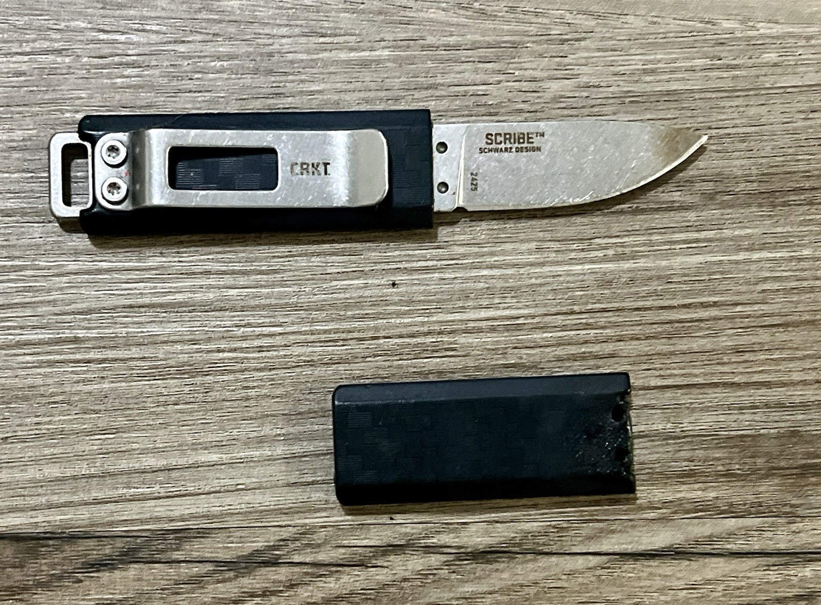 CRKT Scribe EDC Small Pocket Fixed Blade Knife 2425 Schwarz Design Light Damage