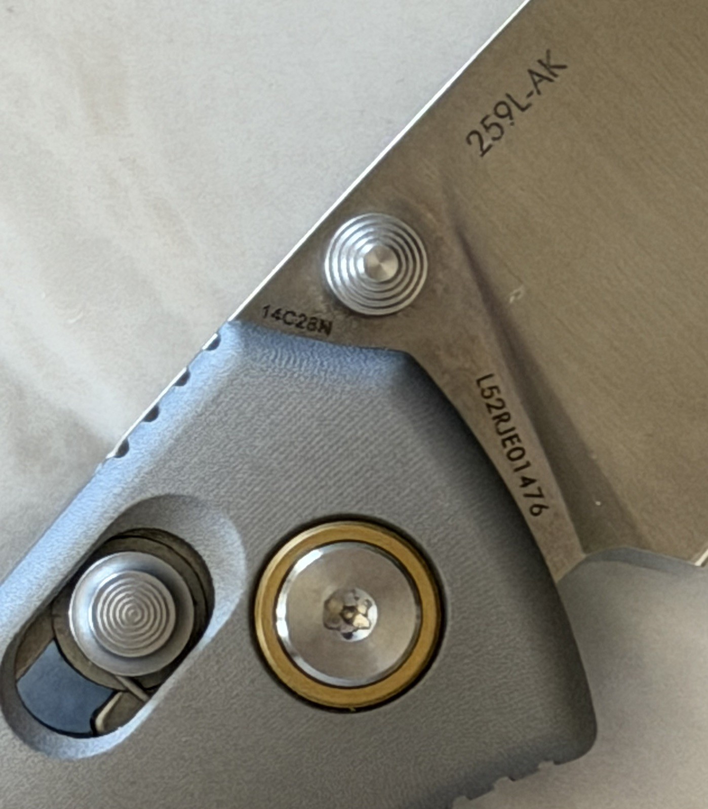 SRM 259L-AK Gray Aluminum Ebony Inlay 14C28N Stainless Blade Crossbar Lock.