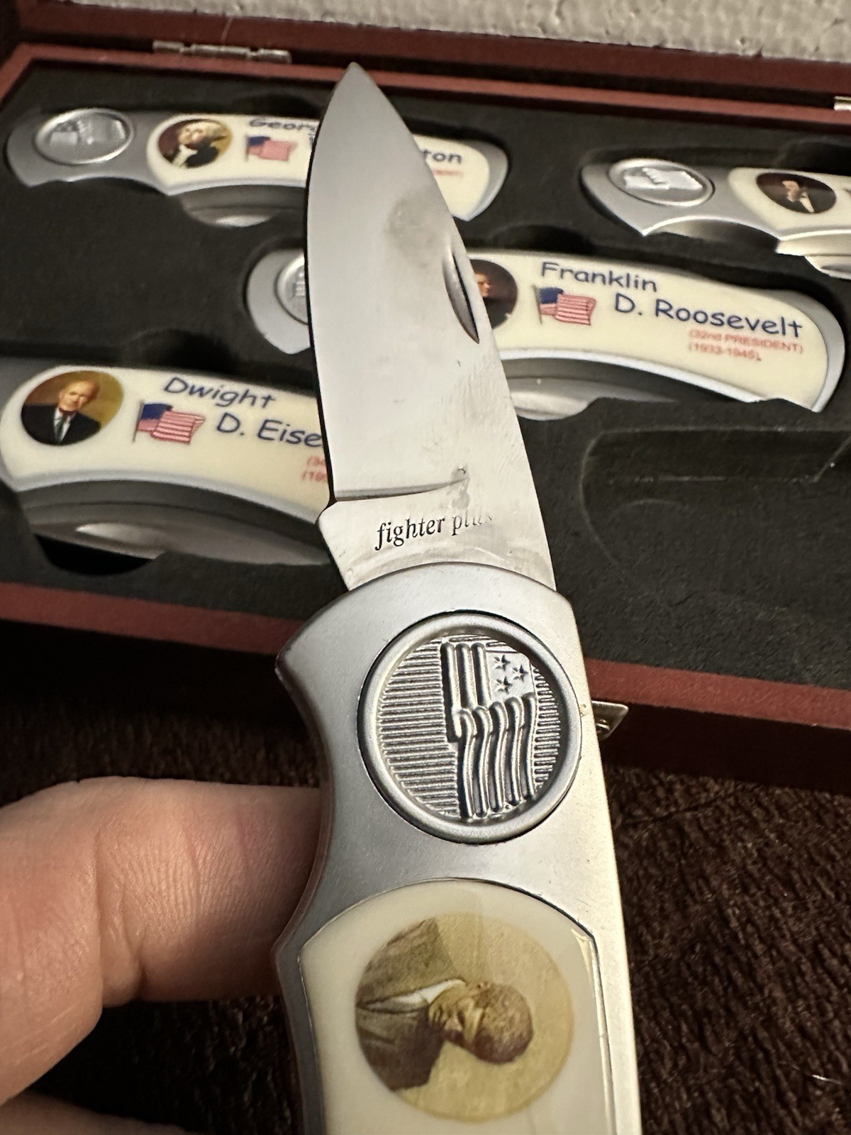 United States Presidents 5 Piece Commemorative Knife Set Wooden Case Never Used