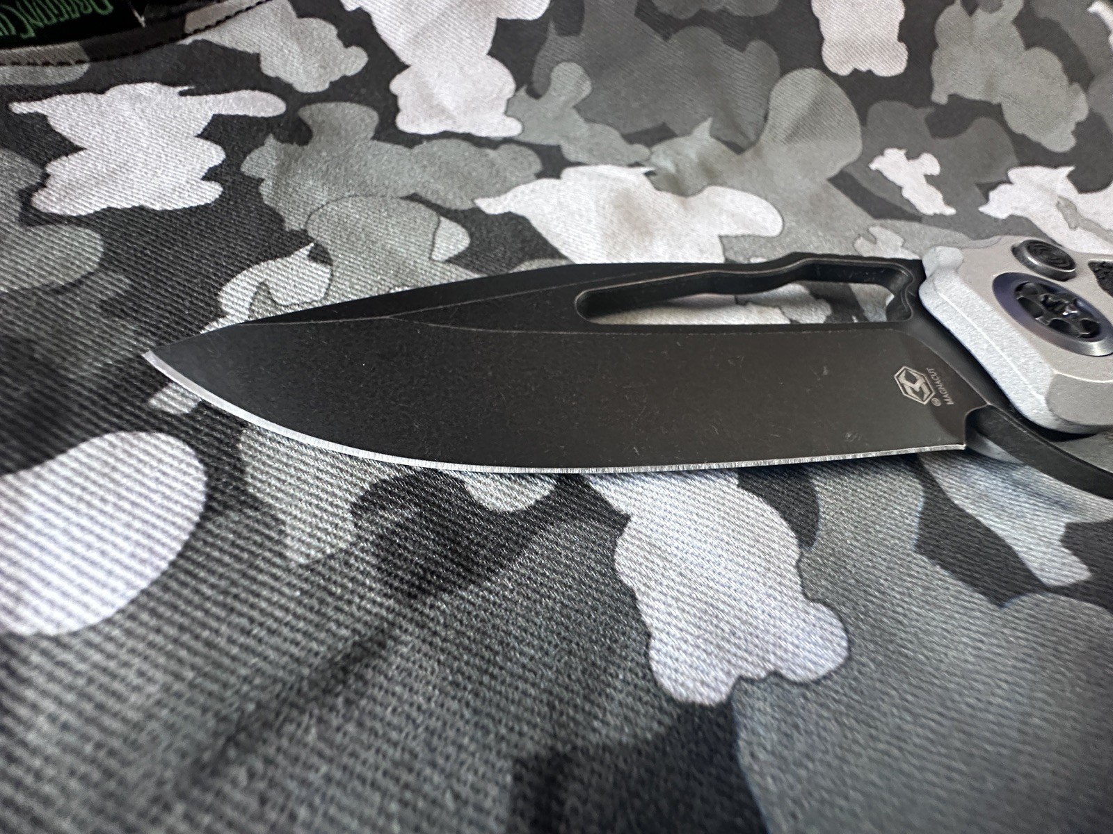 Heretic Knives Wraith V4 Manual Blizzardworn Clip Point Folding Knife Aluminum